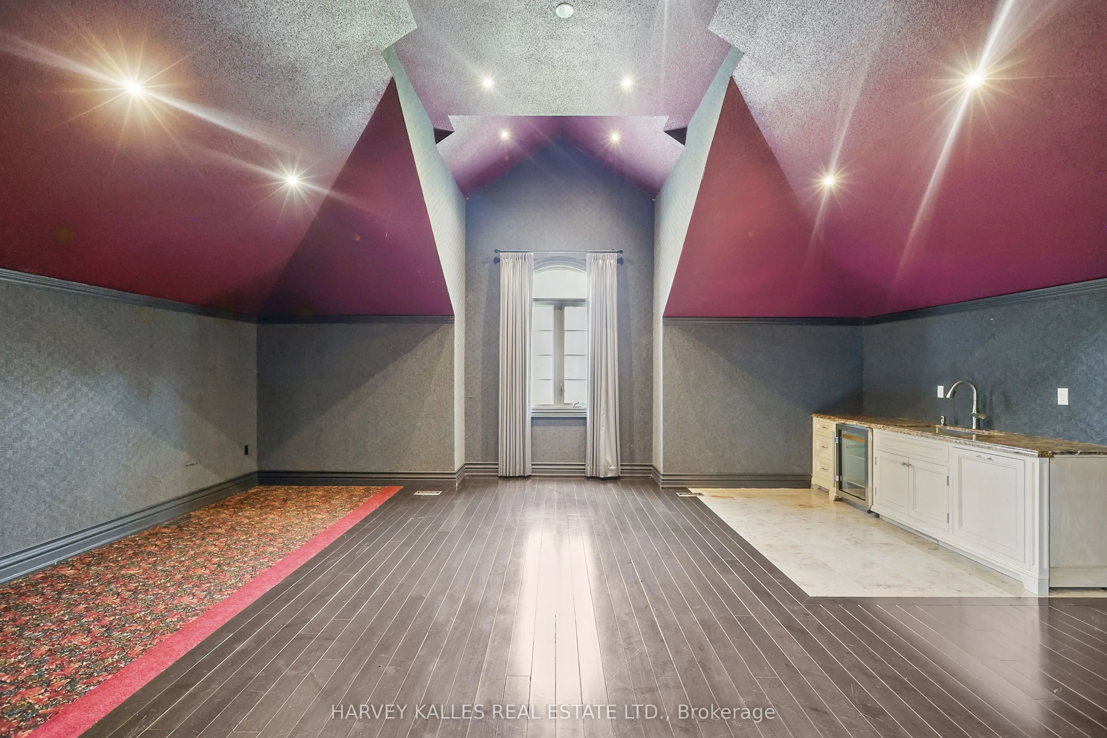 443 Dearbourne Avenue