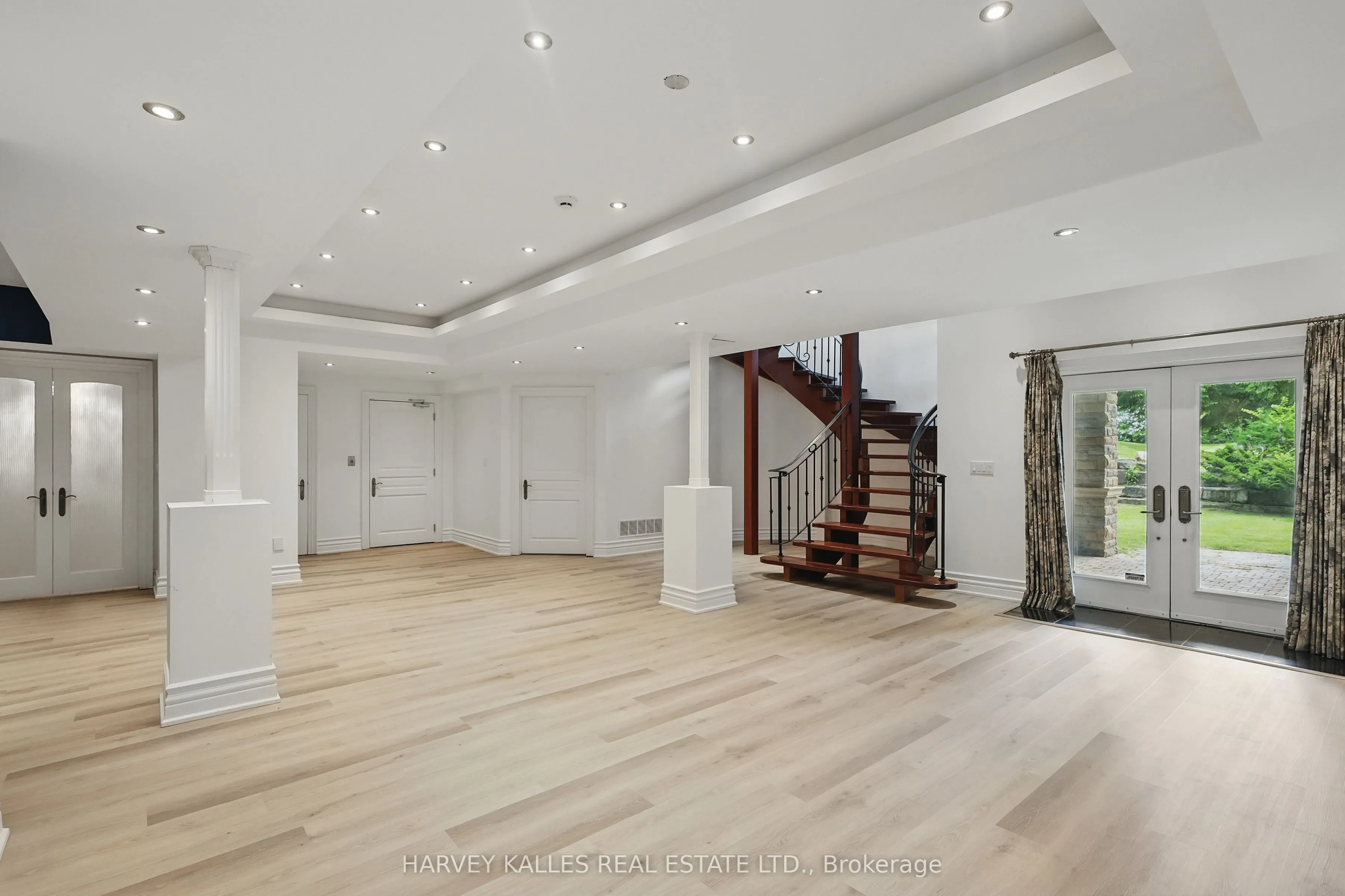 443 Dearbourne Avenue