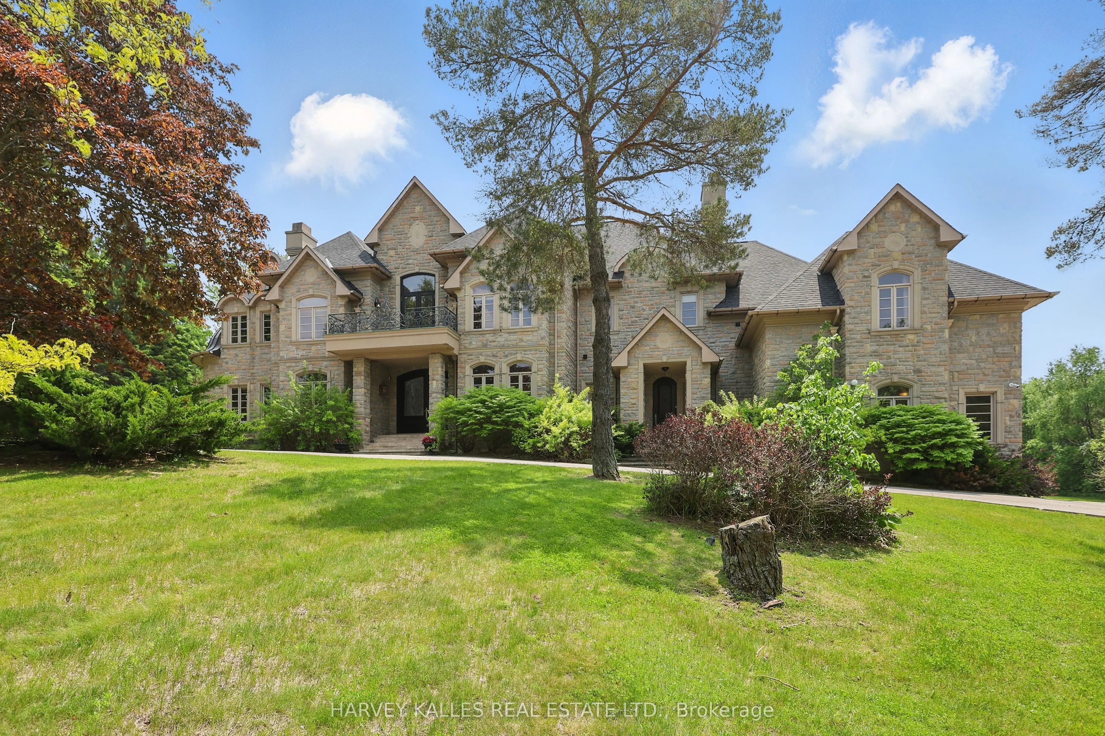 443 Dearbourne Avenue