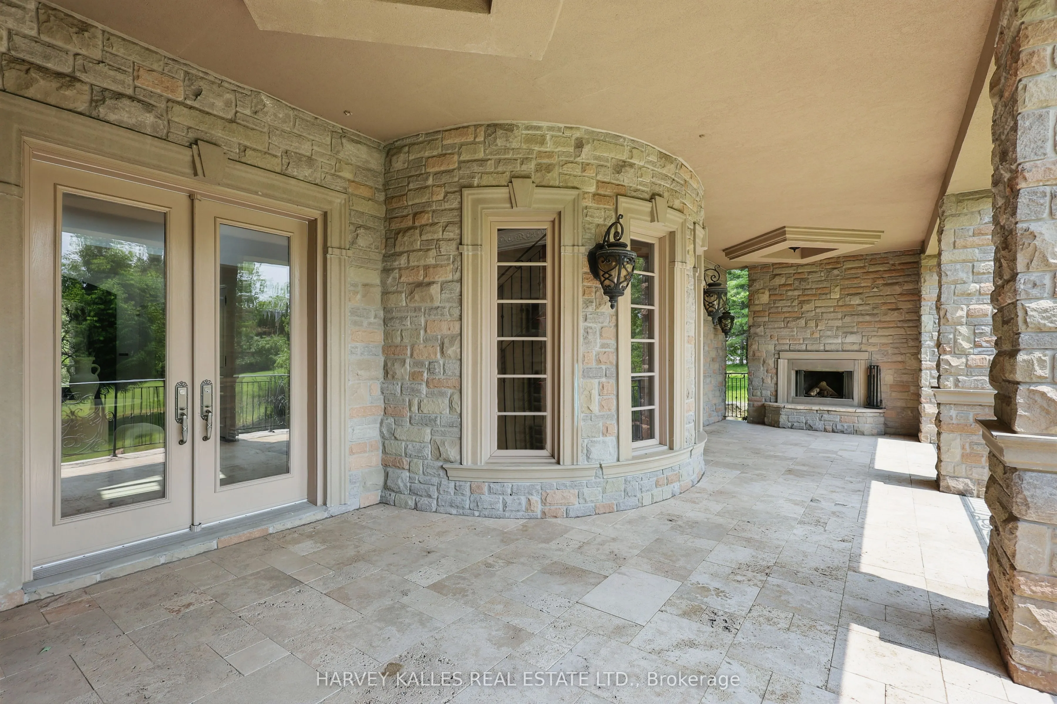 443 Dearbourne Avenue