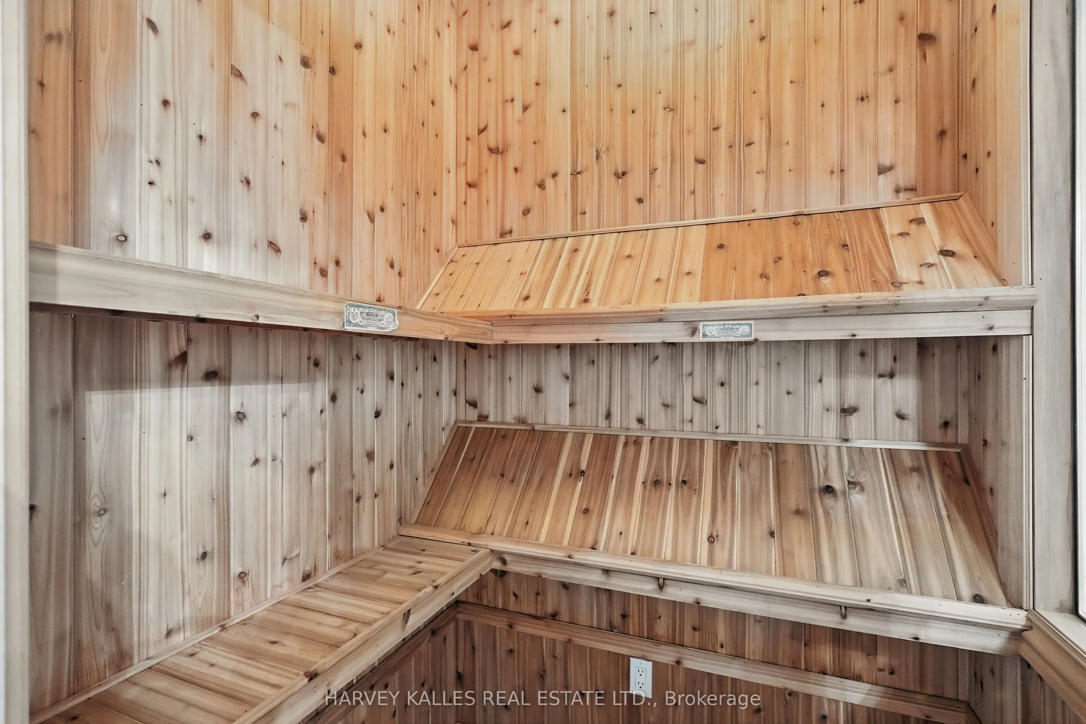 443 Dearbourne Avenue