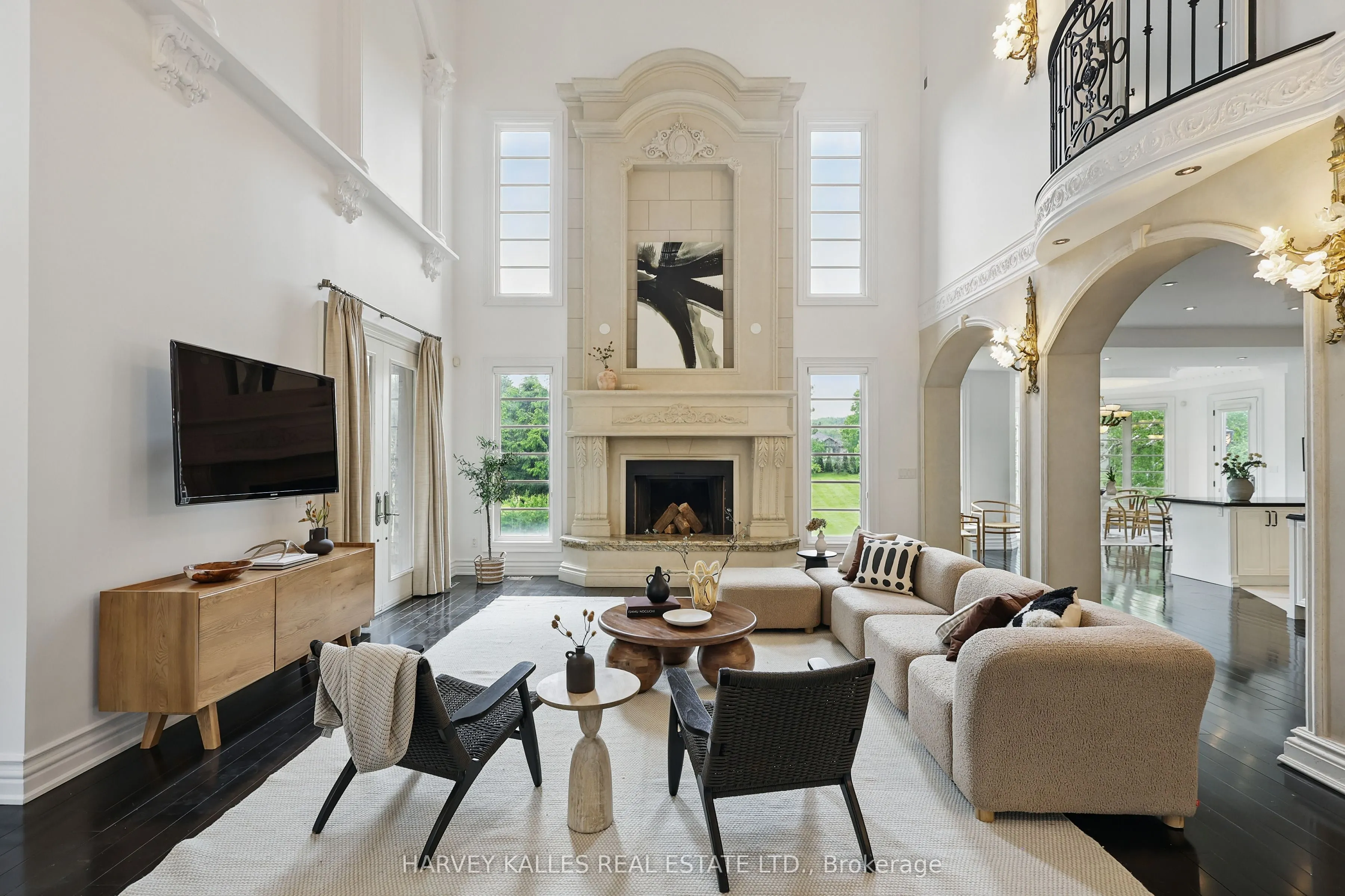 443 Dearbourne Avenue