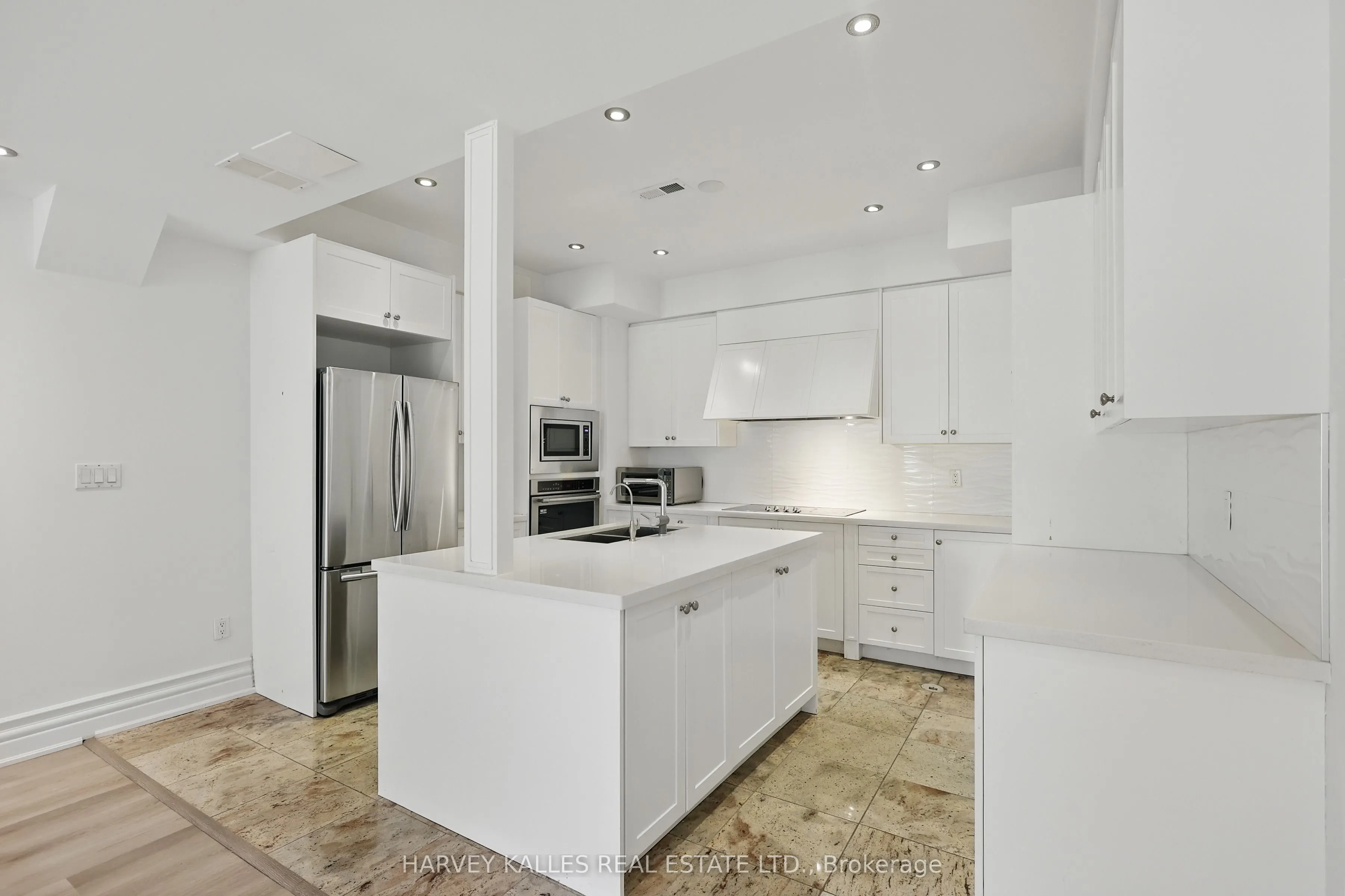 443 Dearbourne Avenue