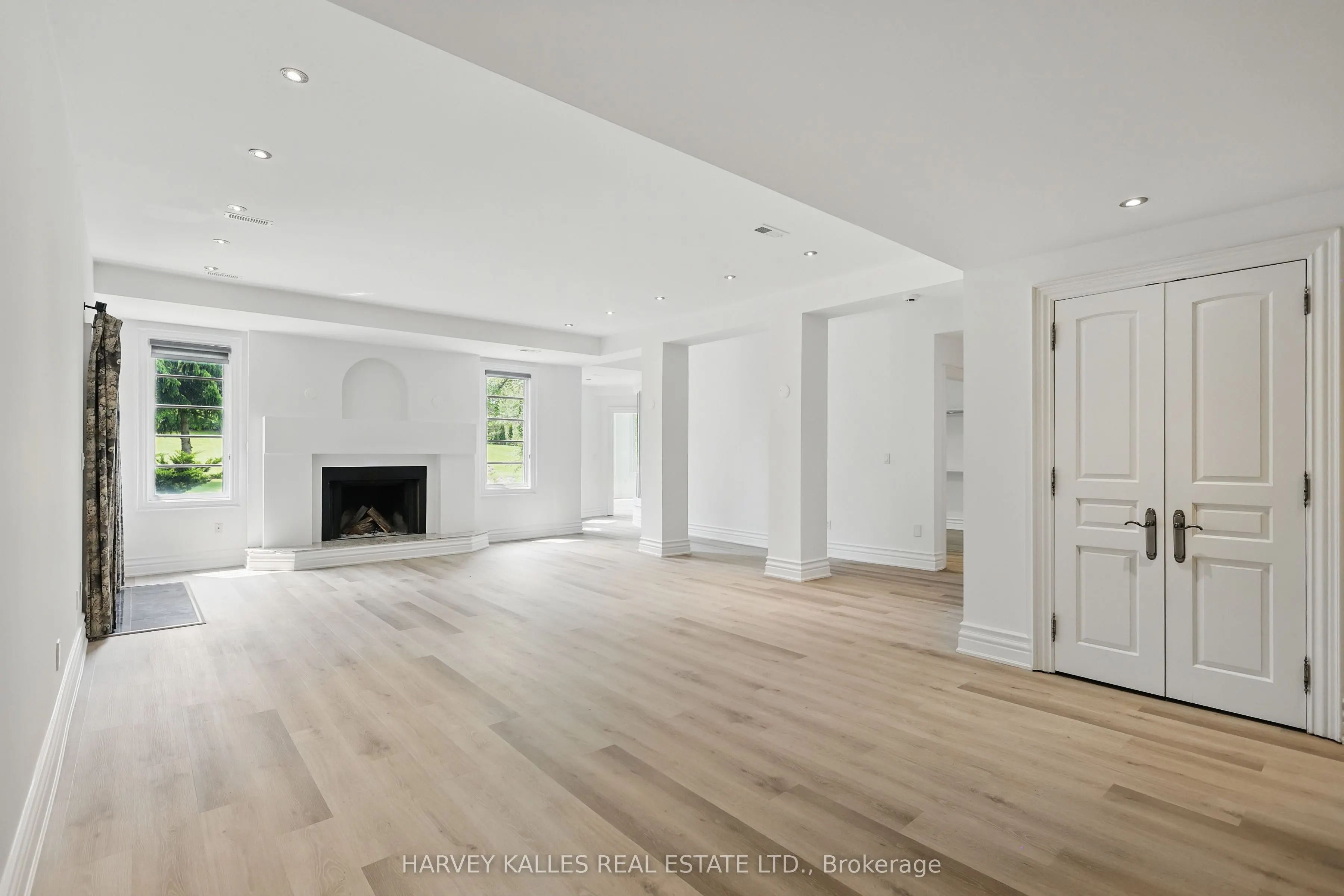 443 Dearbourne Avenue