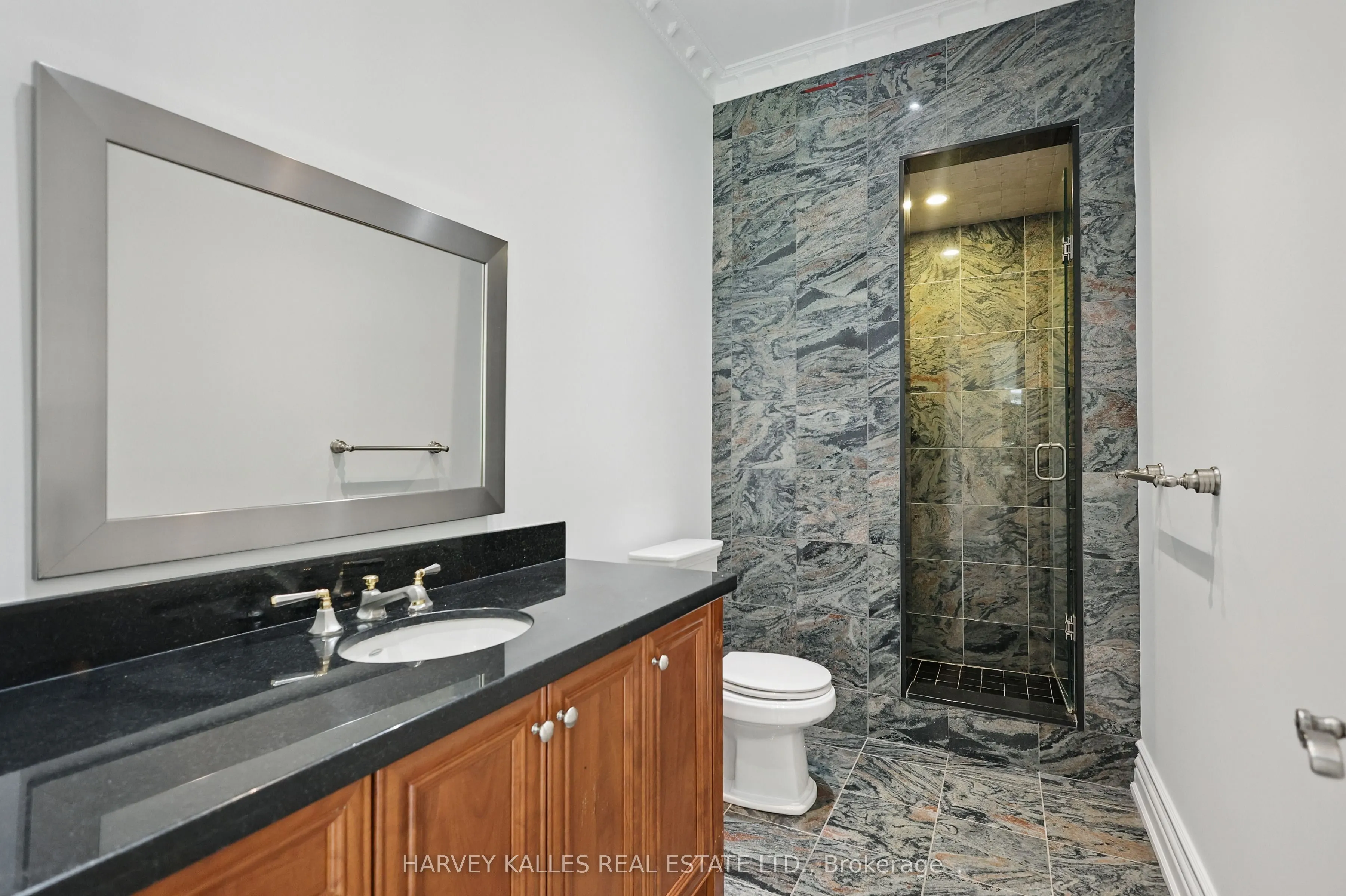 443 Dearbourne Avenue