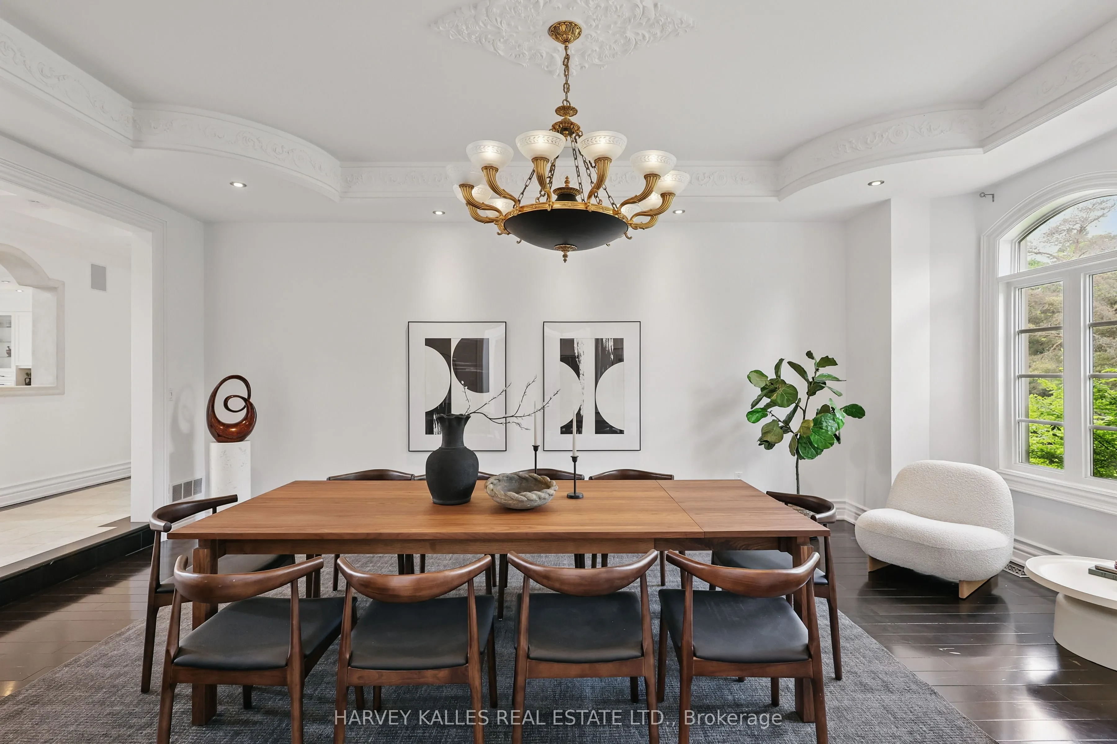 443 Dearbourne Avenue