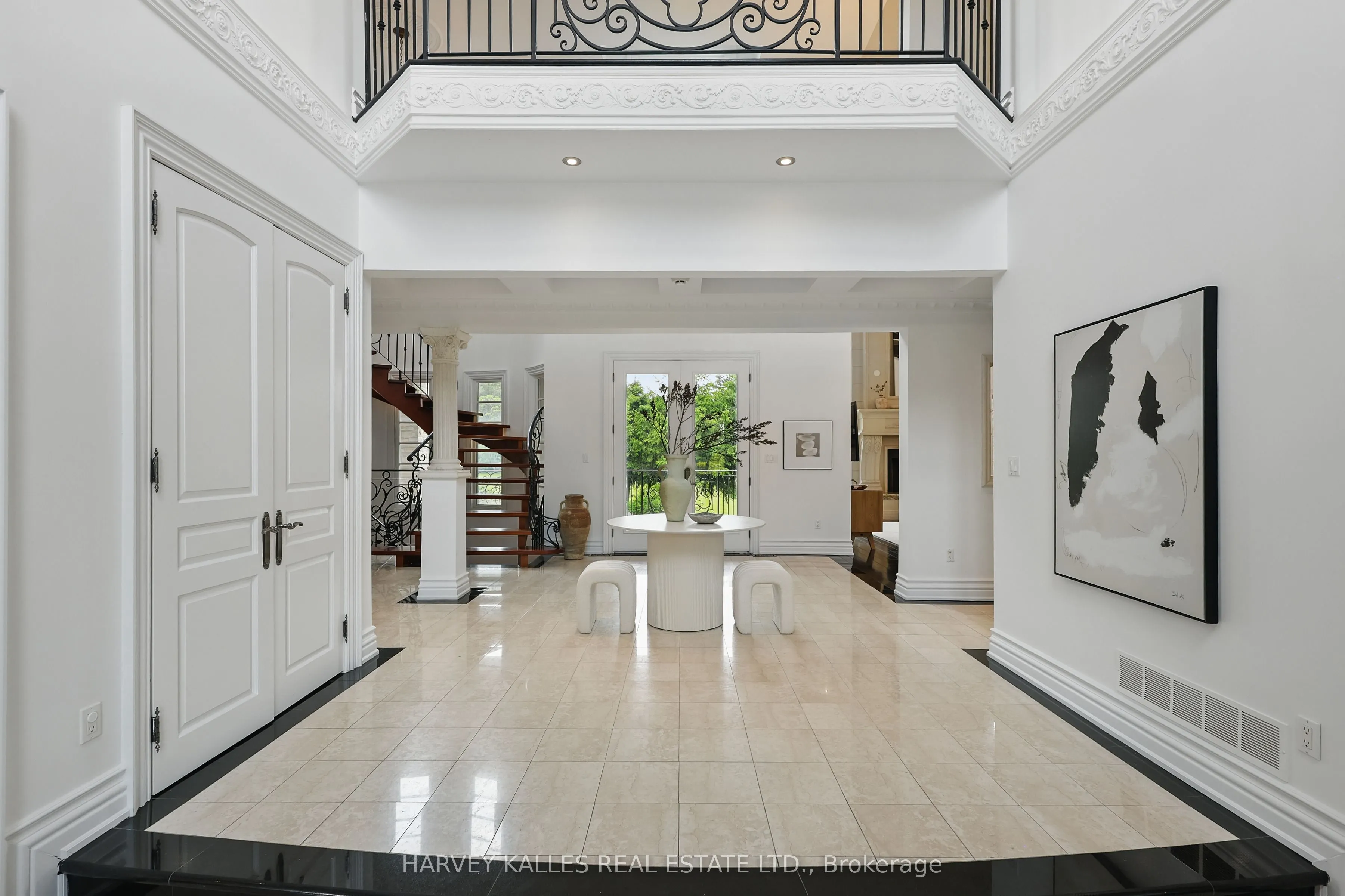 443 Dearbourne Avenue