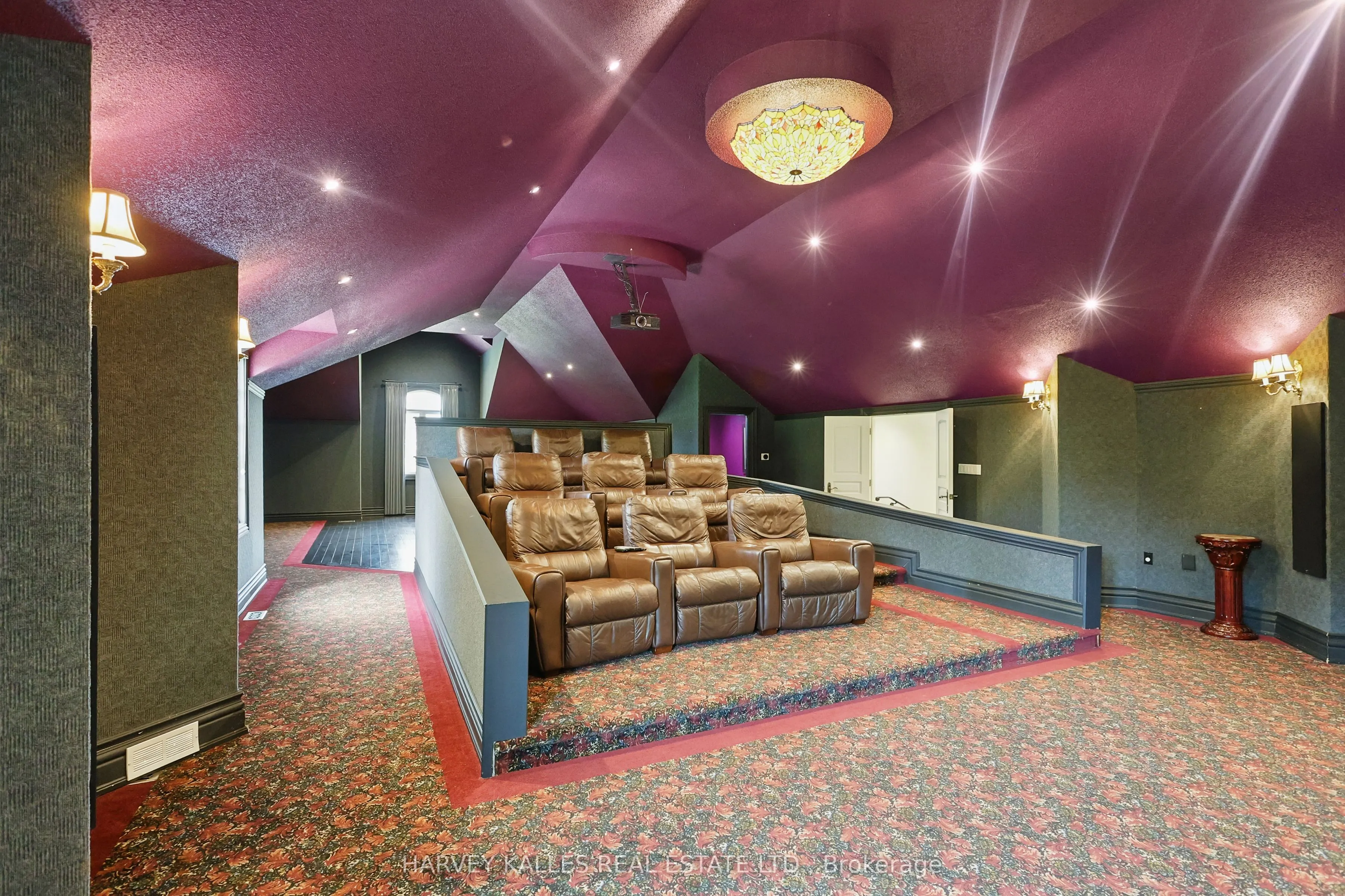 443 Dearbourne Avenue