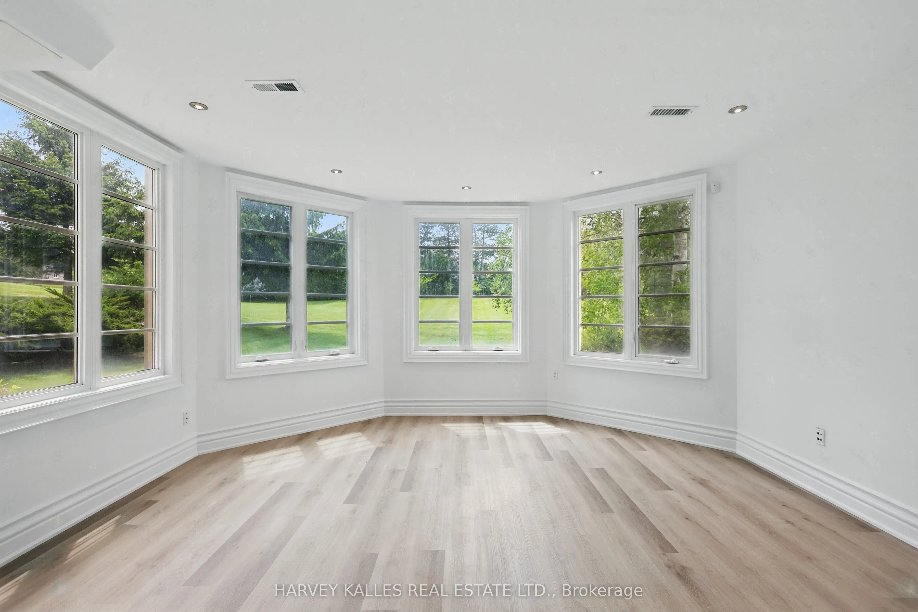 443 Dearbourne Avenue