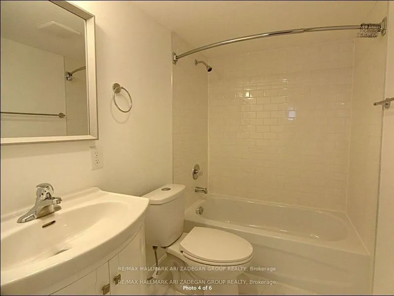 47 Newbury Drive, #Lower Fl