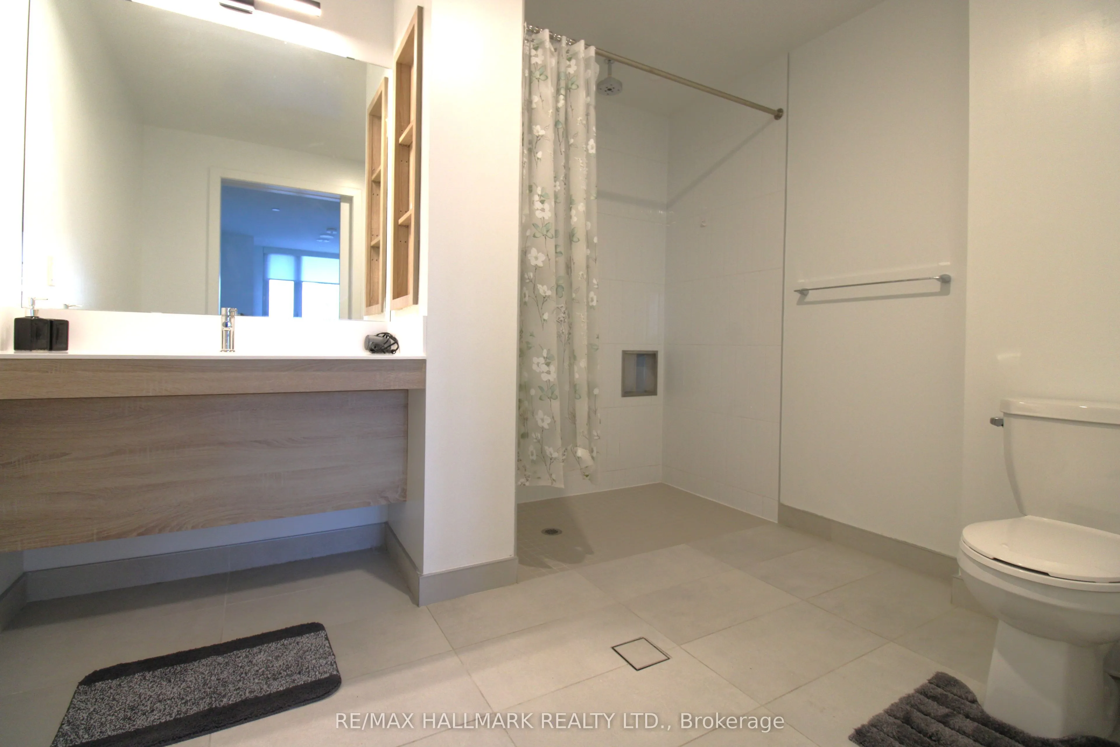 7950 Bathurst Street, #826