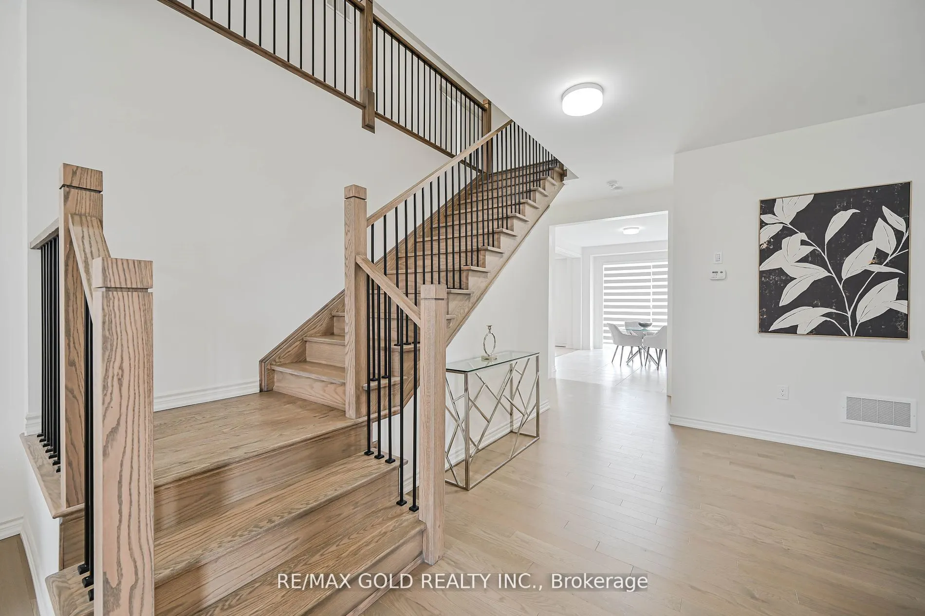 15 Sandhill Crescent