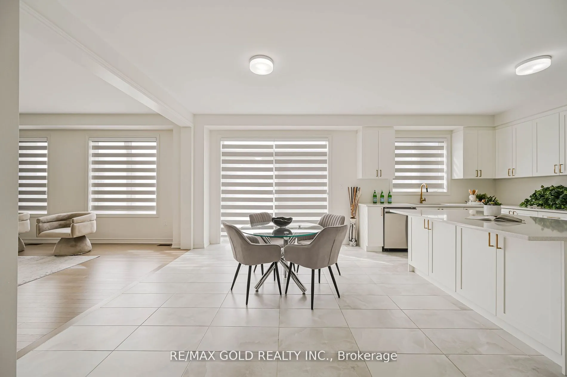 15 Sandhill Crescent