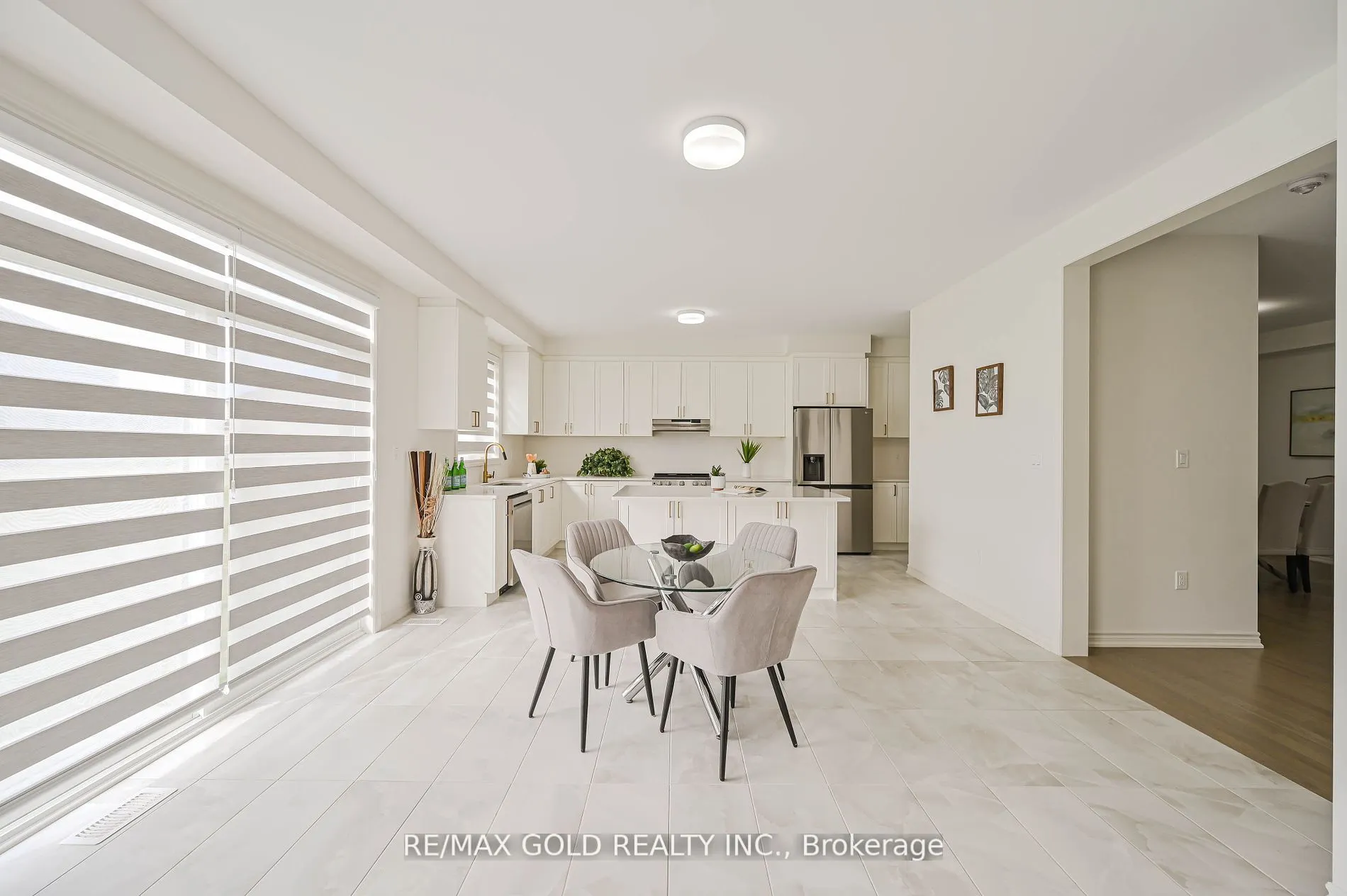 15 Sandhill Crescent