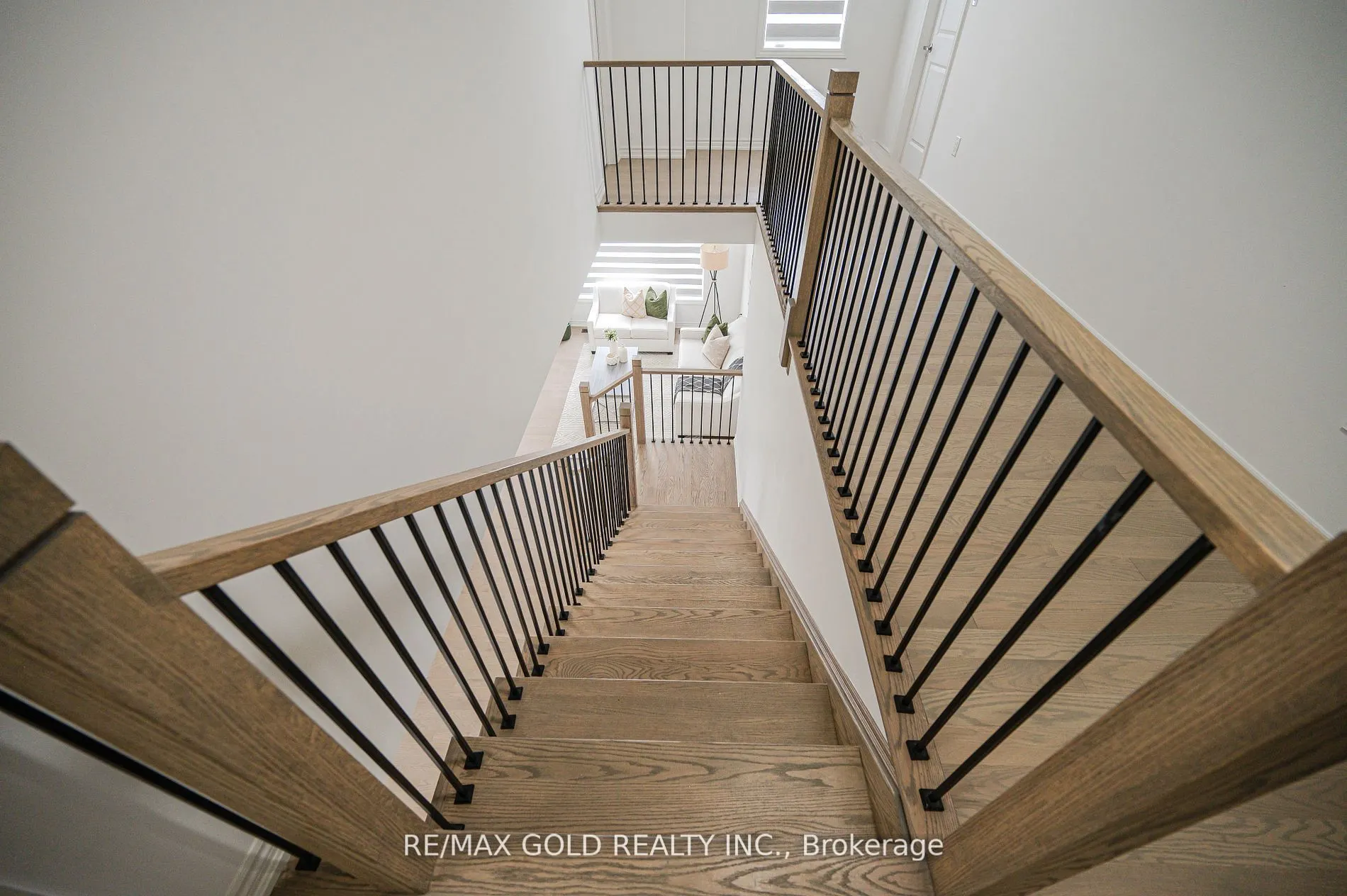 15 Sandhill Crescent