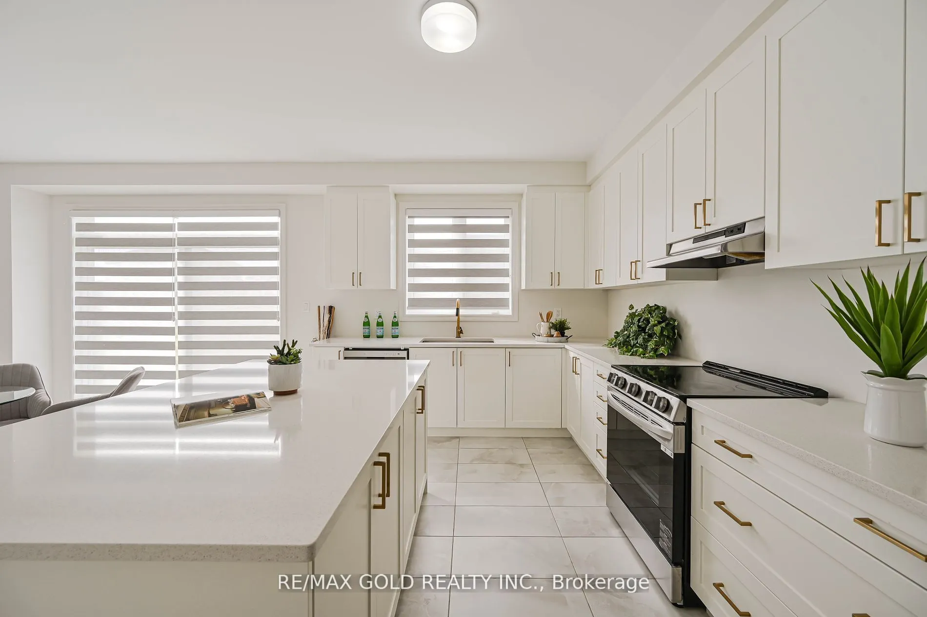 15 Sandhill Crescent