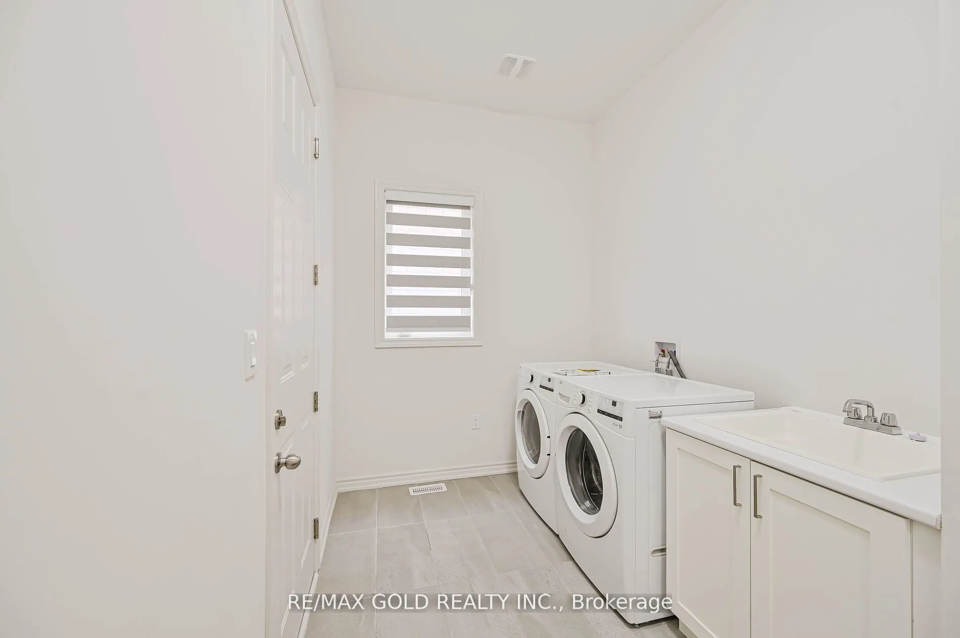 15 Sandhill Crescent