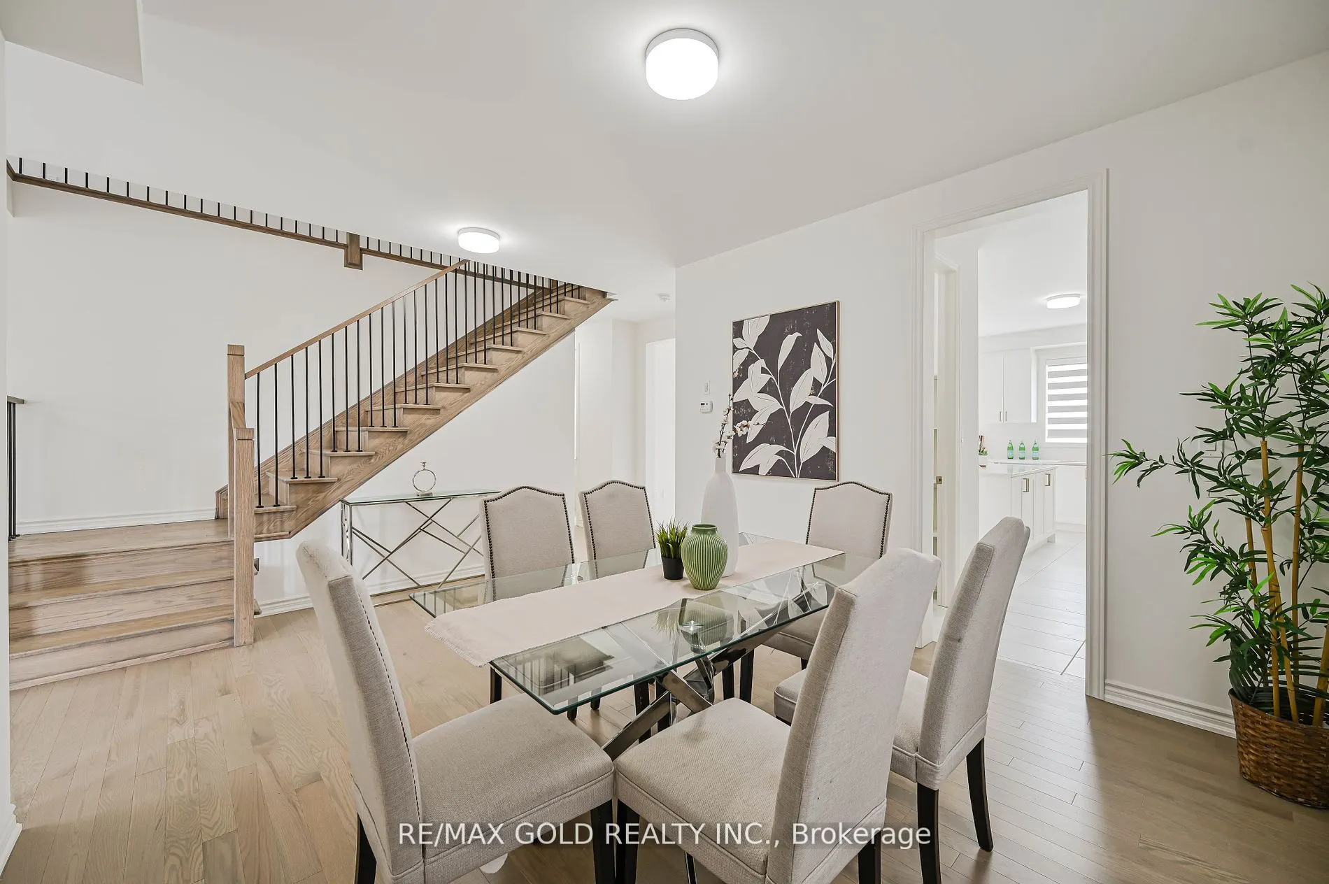 15 Sandhill Crescent