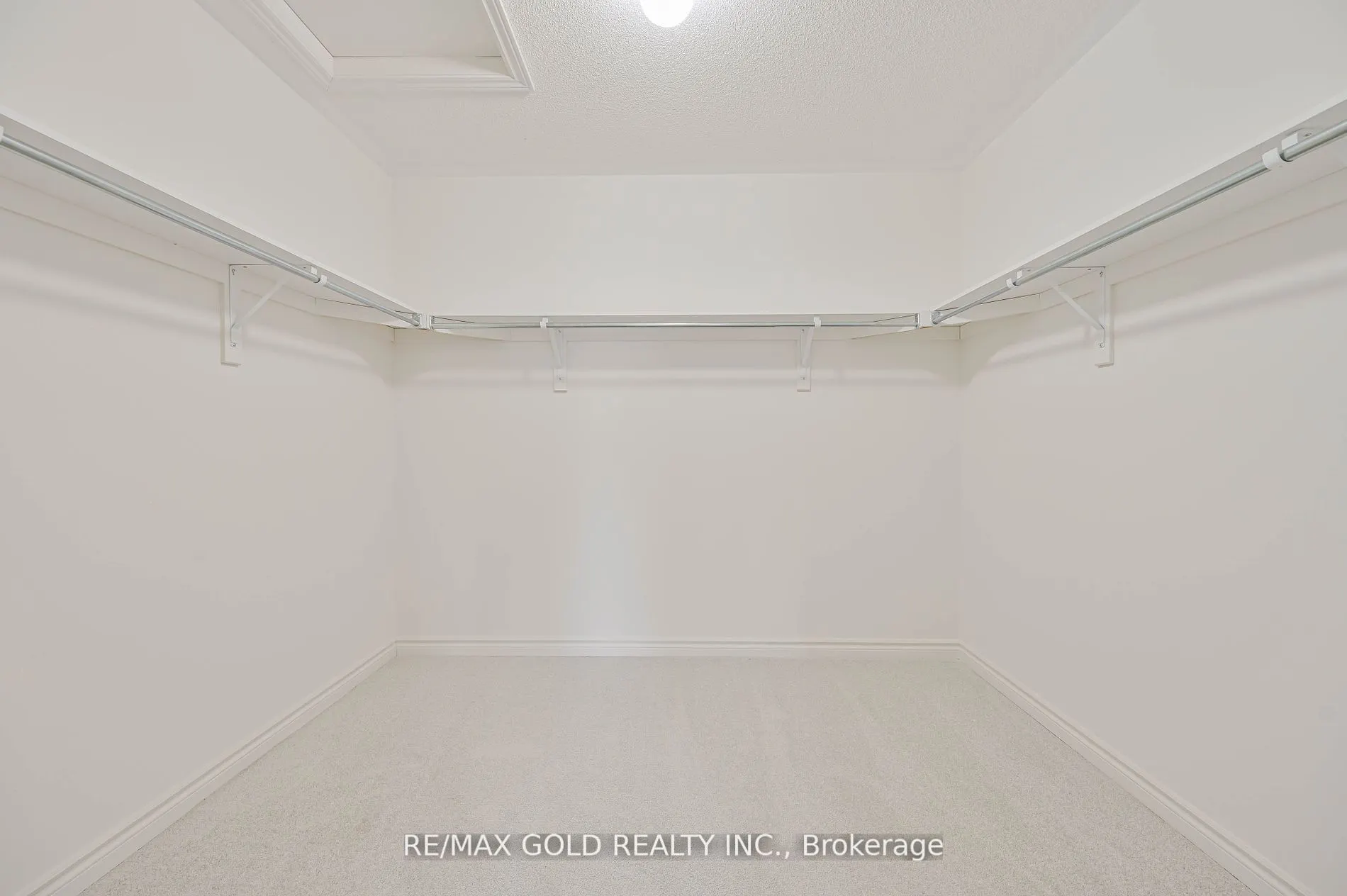 15 Sandhill Crescent