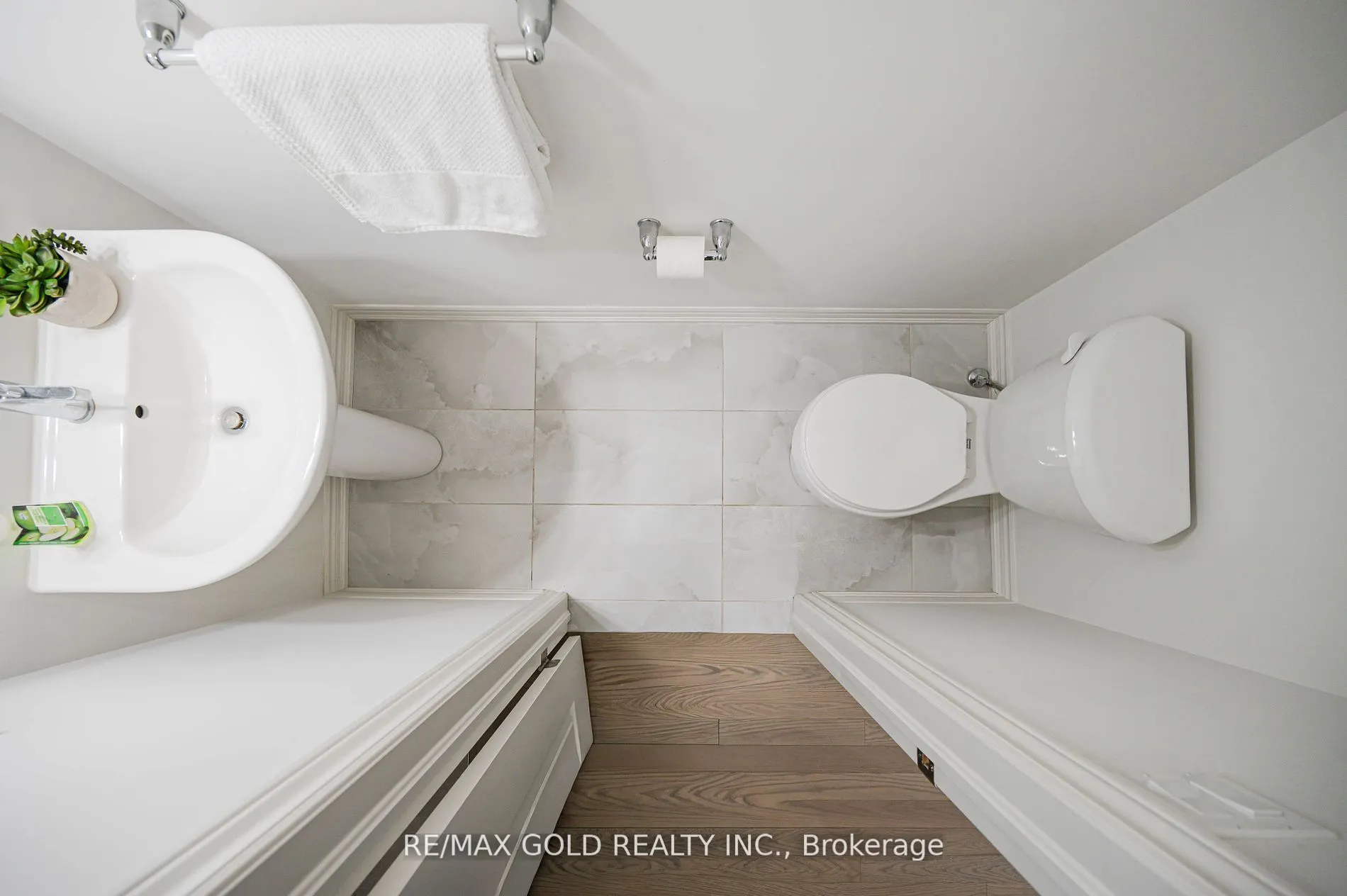 15 Sandhill Crescent