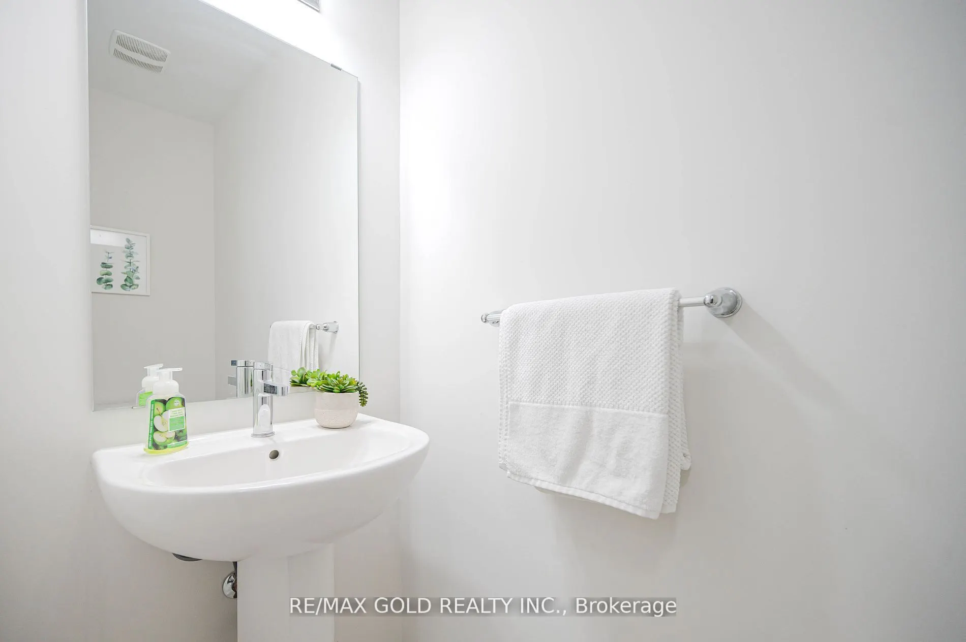 15 Sandhill Crescent