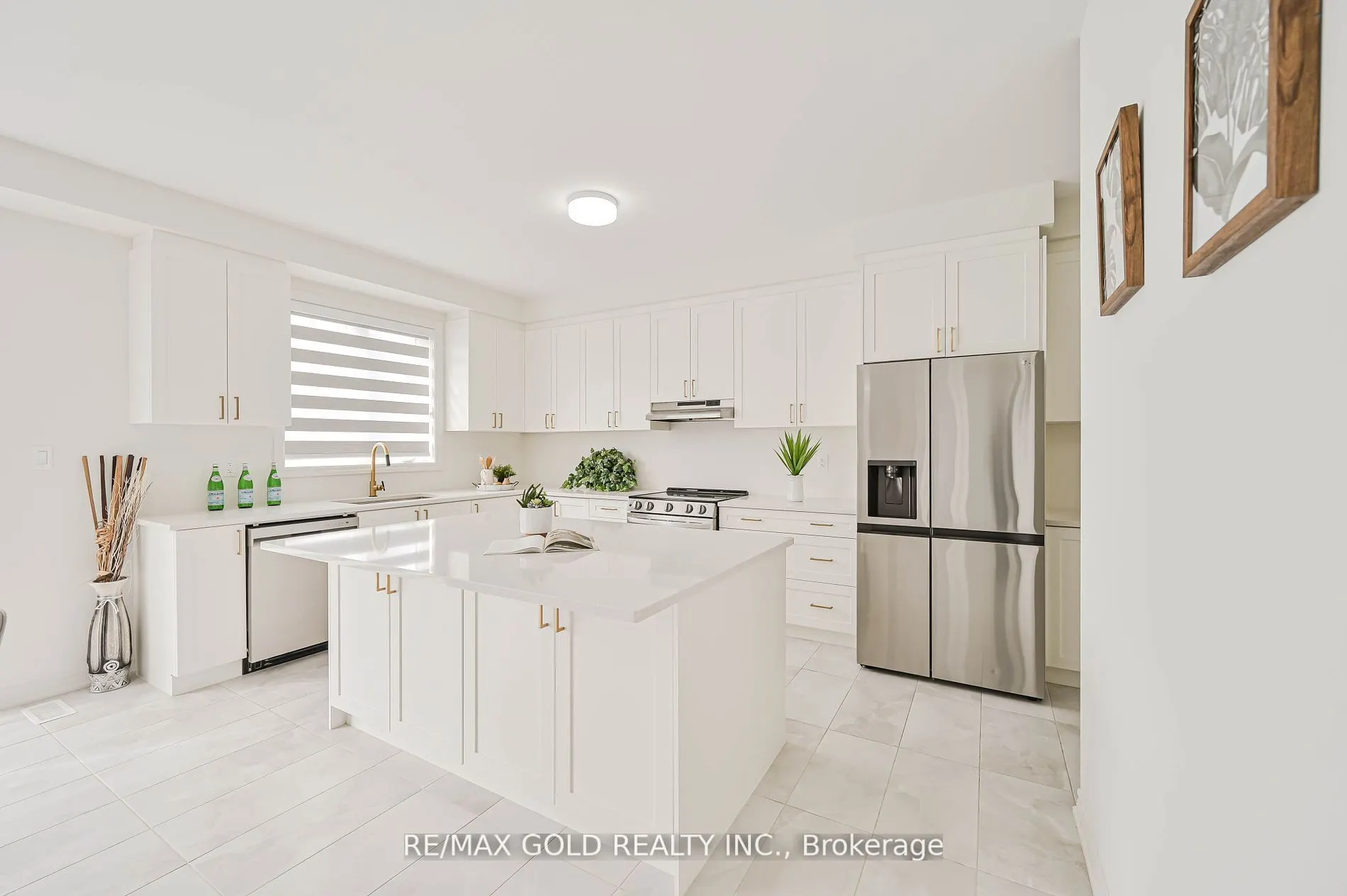 15 Sandhill Crescent