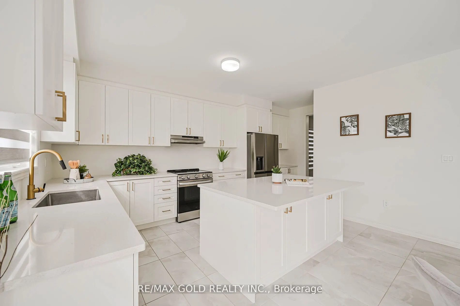 15 Sandhill Crescent