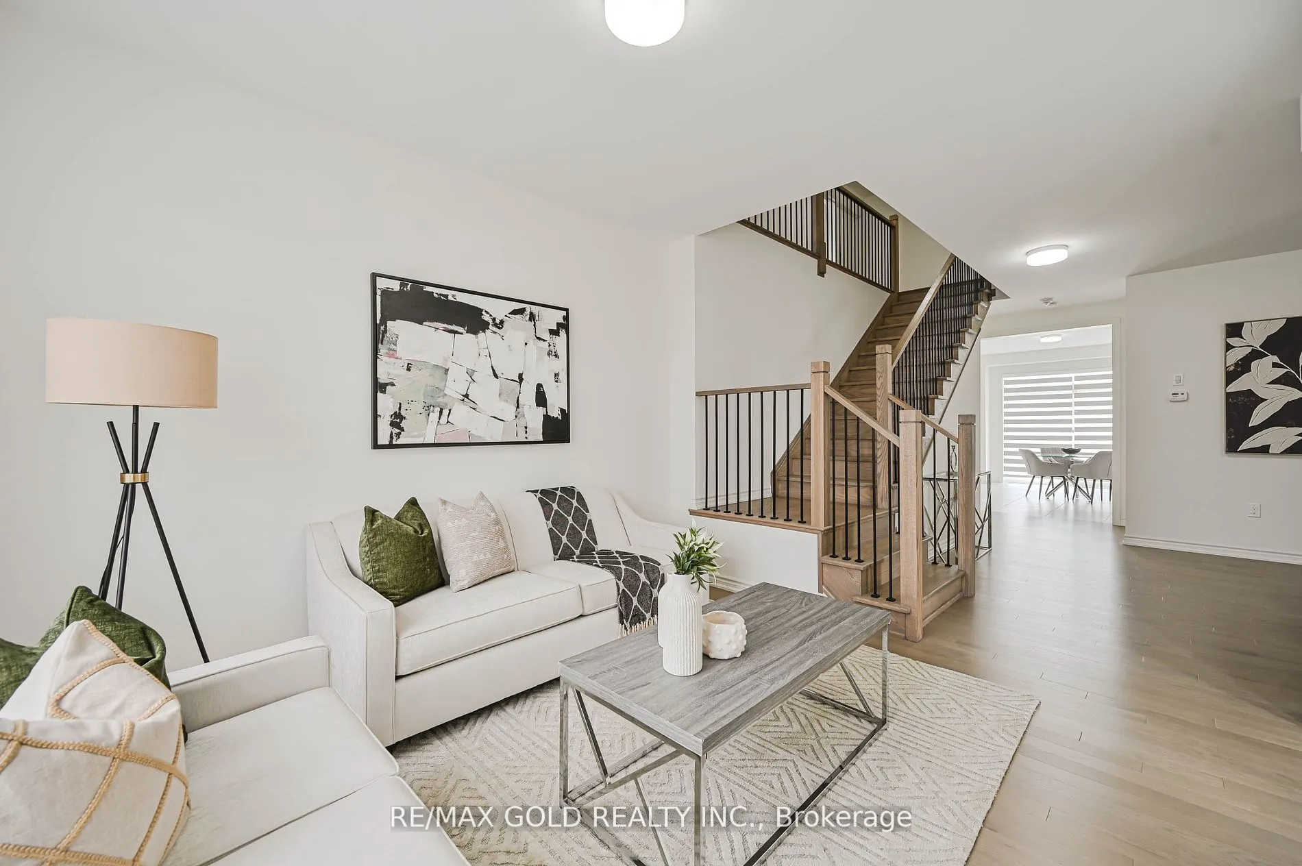 15 Sandhill Crescent