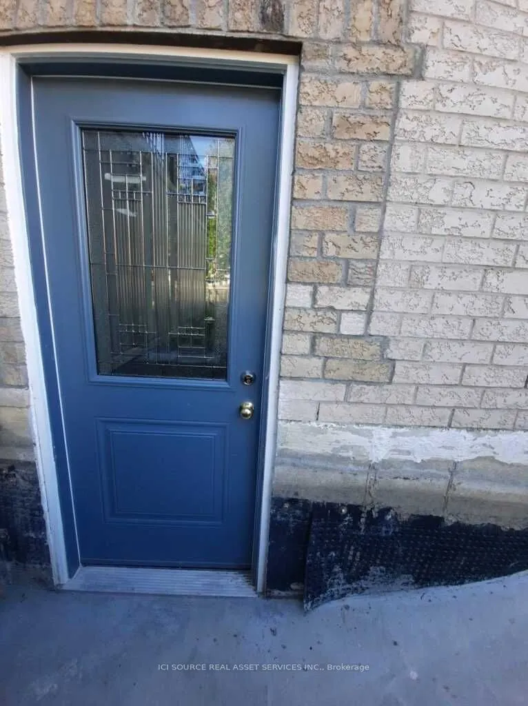 8 Headford Avenue, #Lower