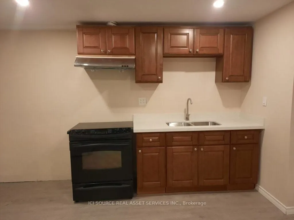 8 Headford Avenue, #Lower