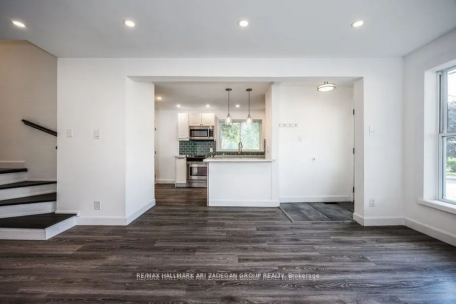 47 Newbury Drive, #Main Fl