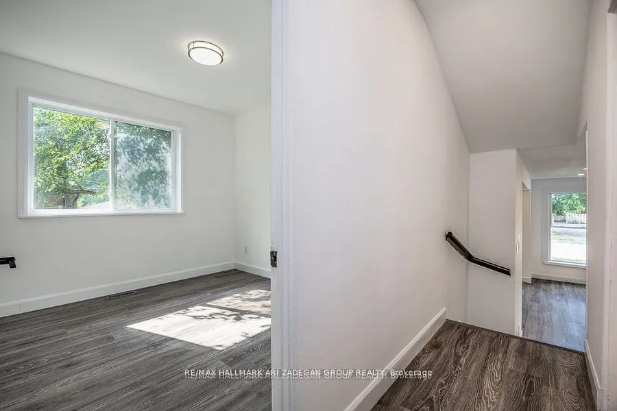 47 Newbury Drive, #Main Fl