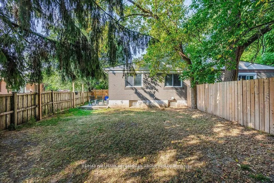 47 Newbury Drive, #Main Fl