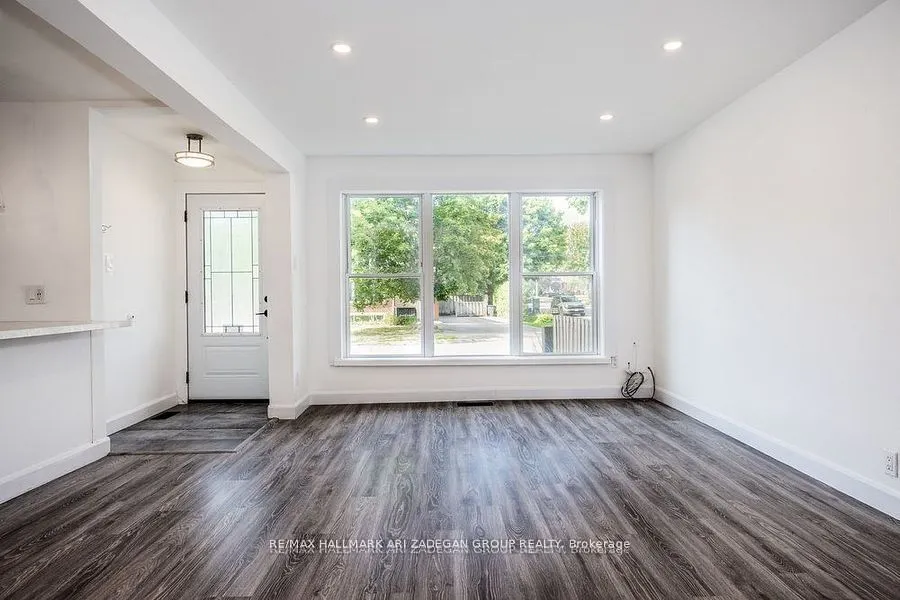 47 Newbury Drive, #Main Fl