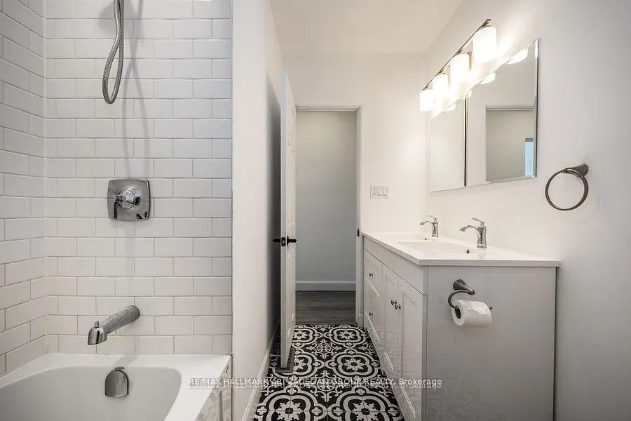 47 Newbury Drive, #Main Fl