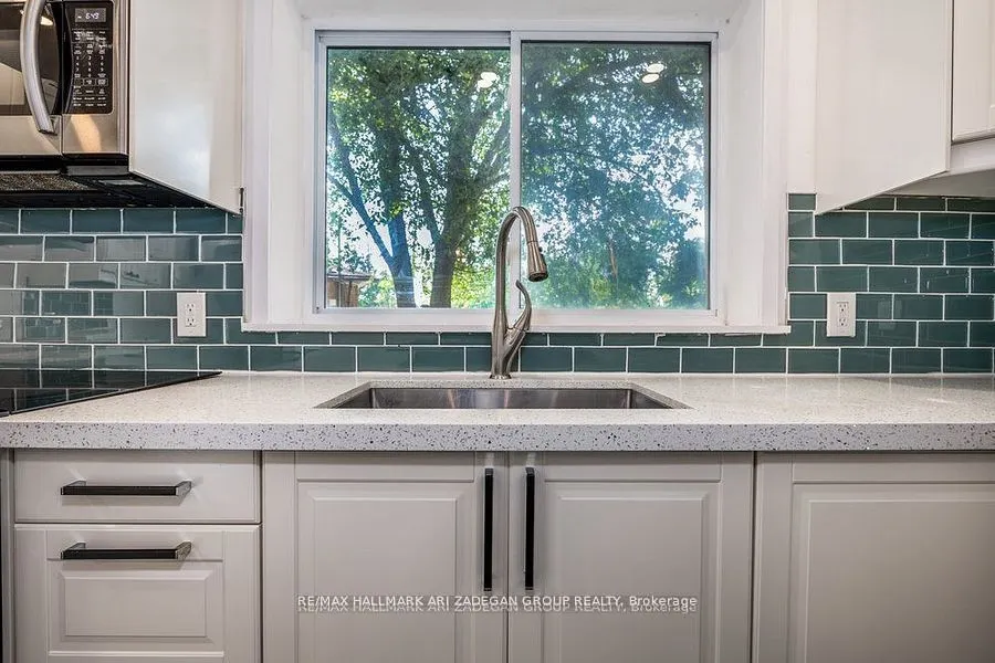 47 Newbury Drive, #Main Fl