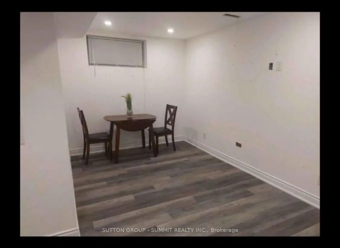 4932 Aurora Road, #lower