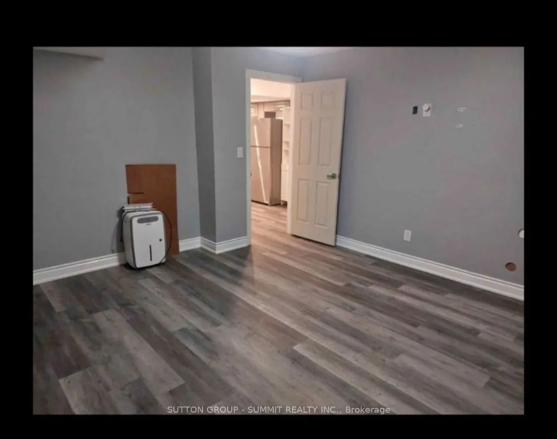 4932 Aurora Road, #lower