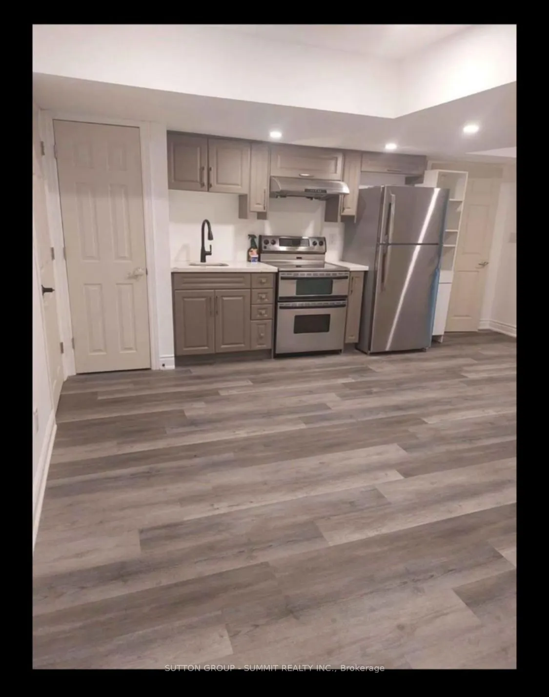 4932 Aurora Road, #lower