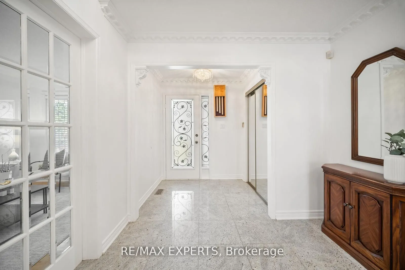 118 Chancellor Drive