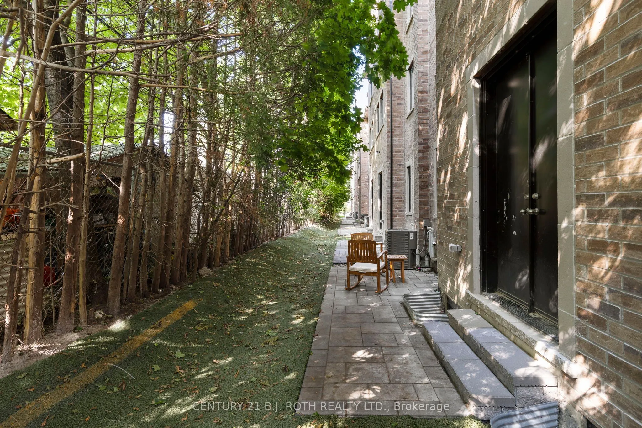 260 Eagle Street, #23