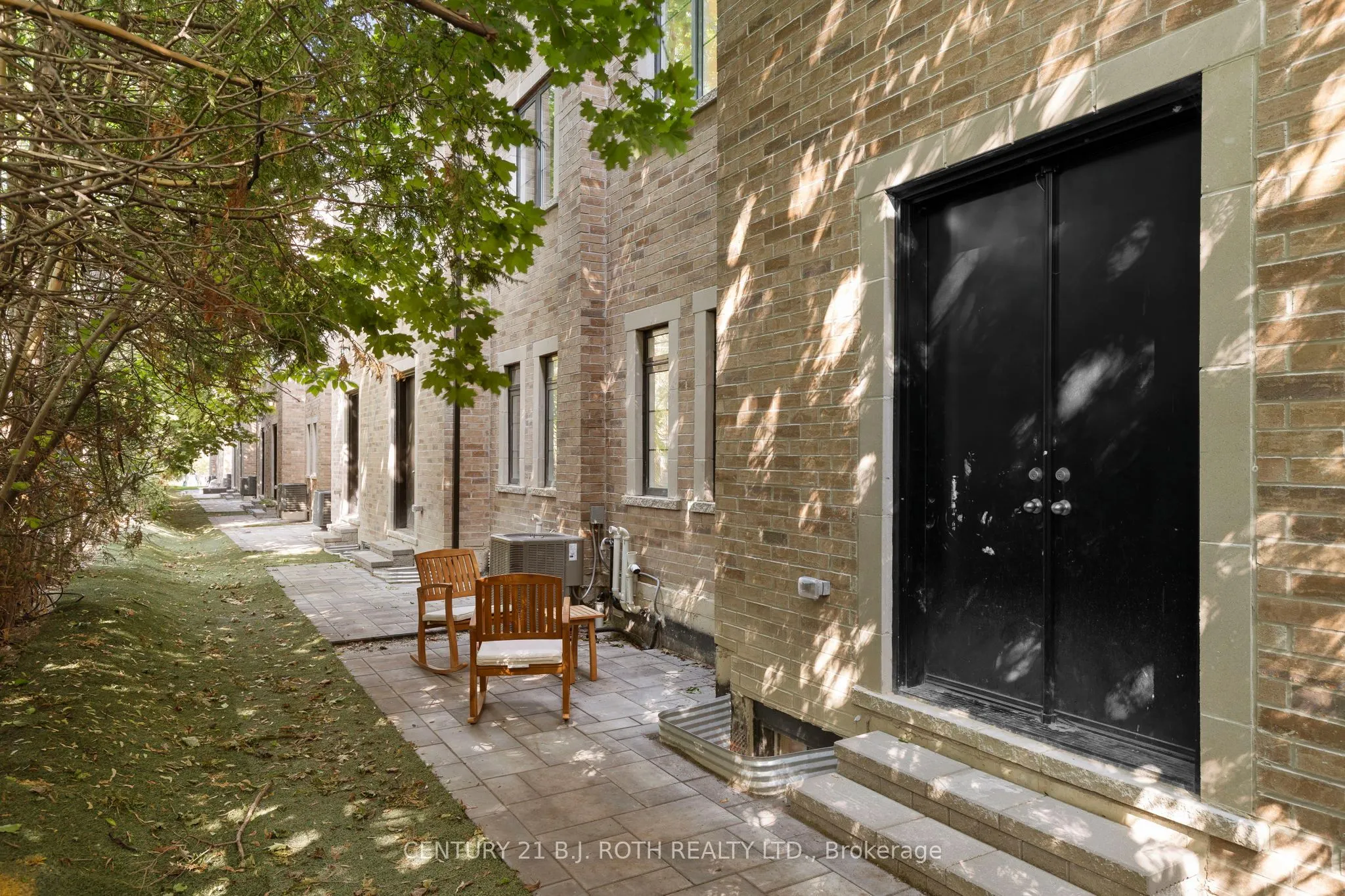 260 Eagle Street, #23