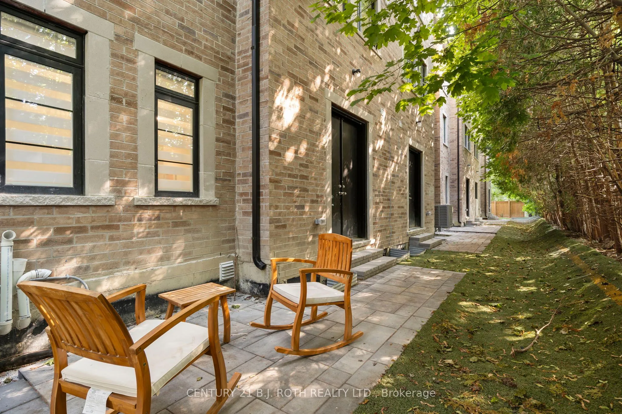 260 Eagle Street, #23