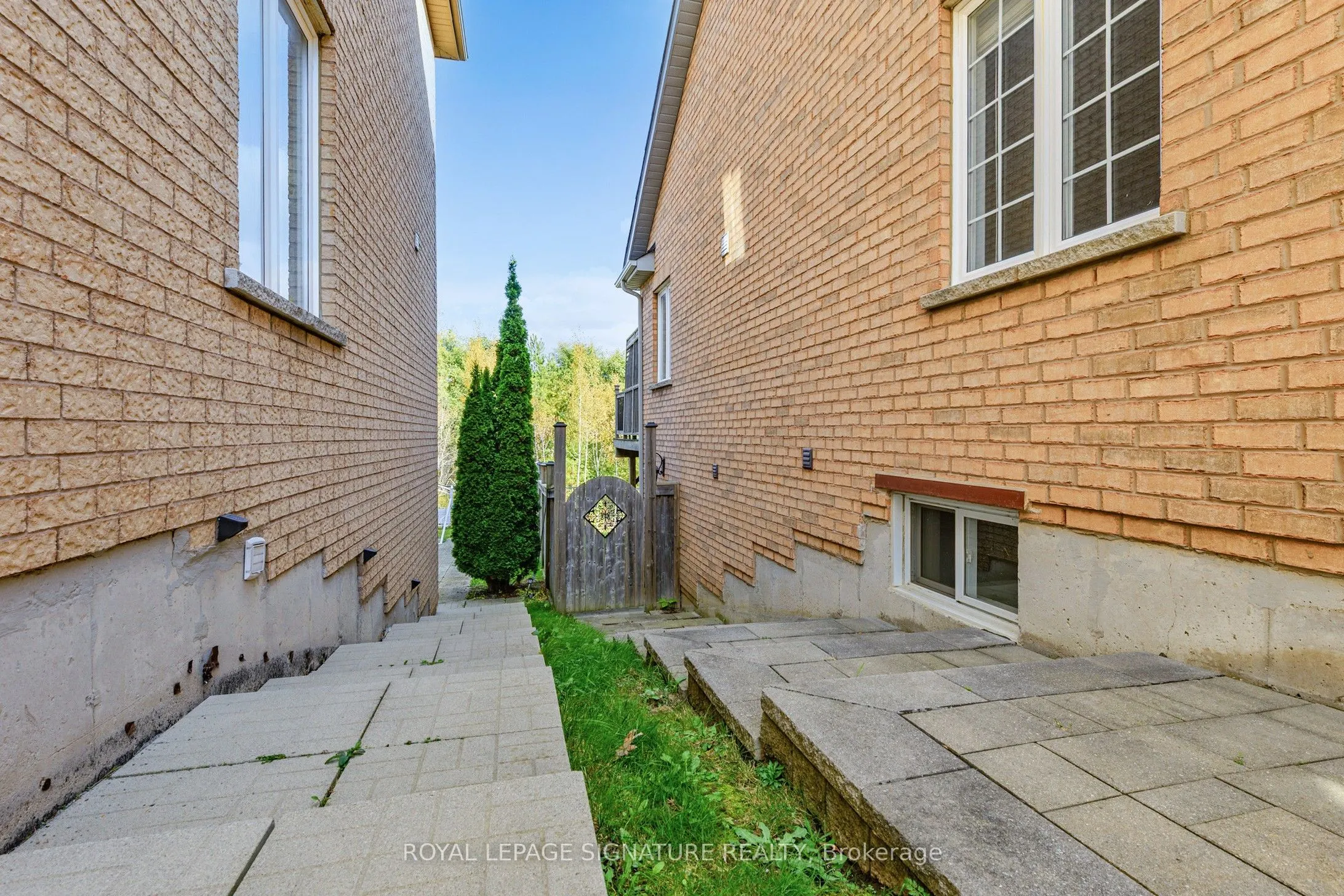 35 Grange Drive, #Lower