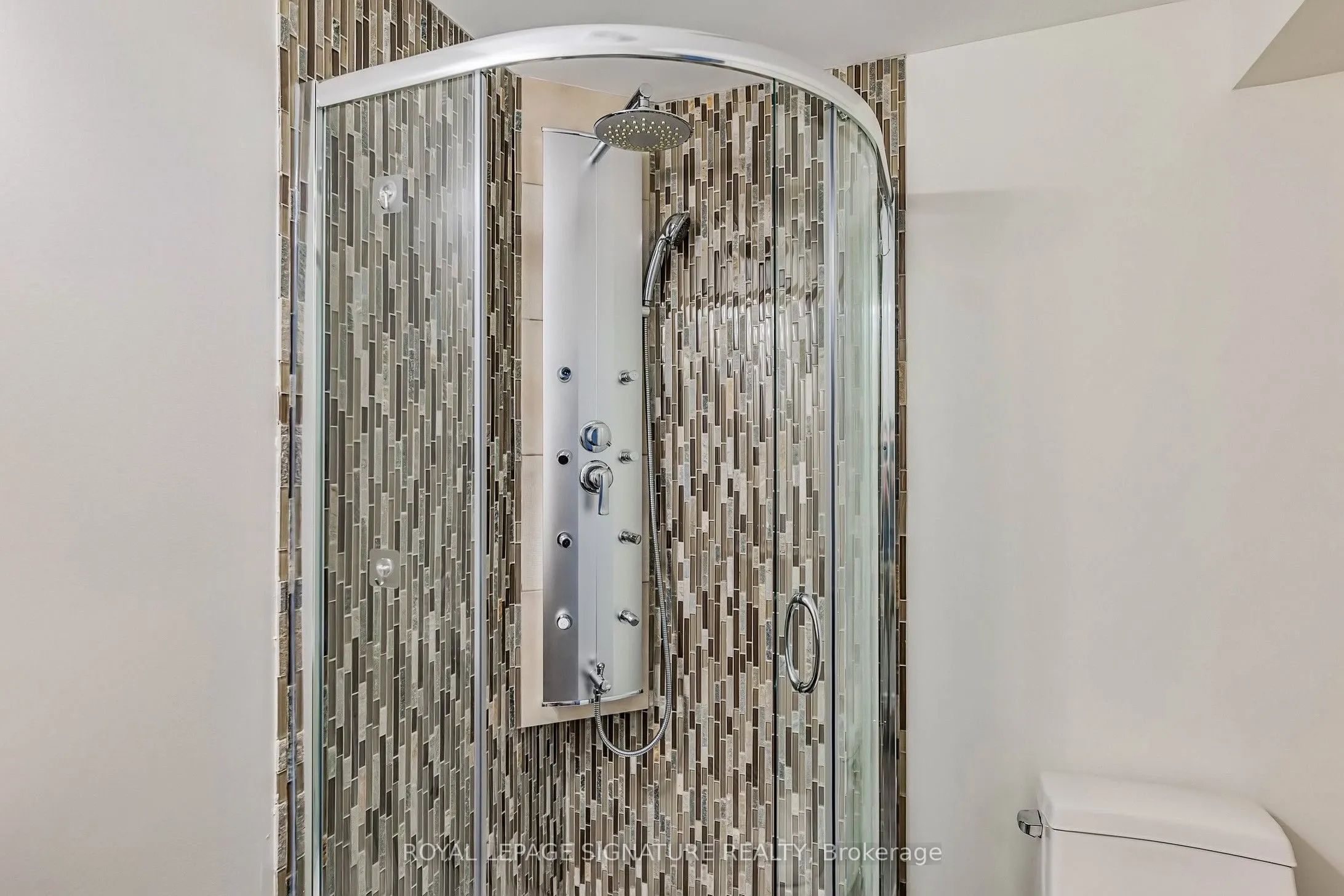 35 Grange Drive, #Lower