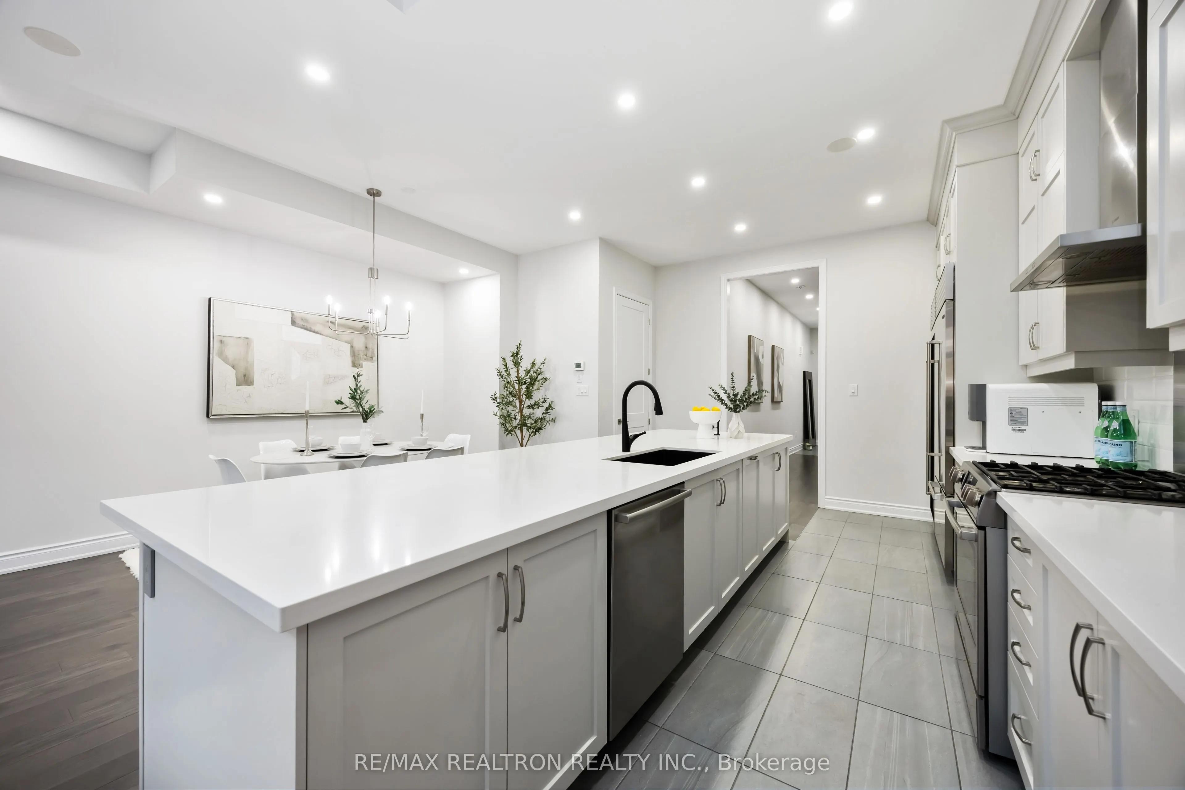 600 Marc Santi Boulevard