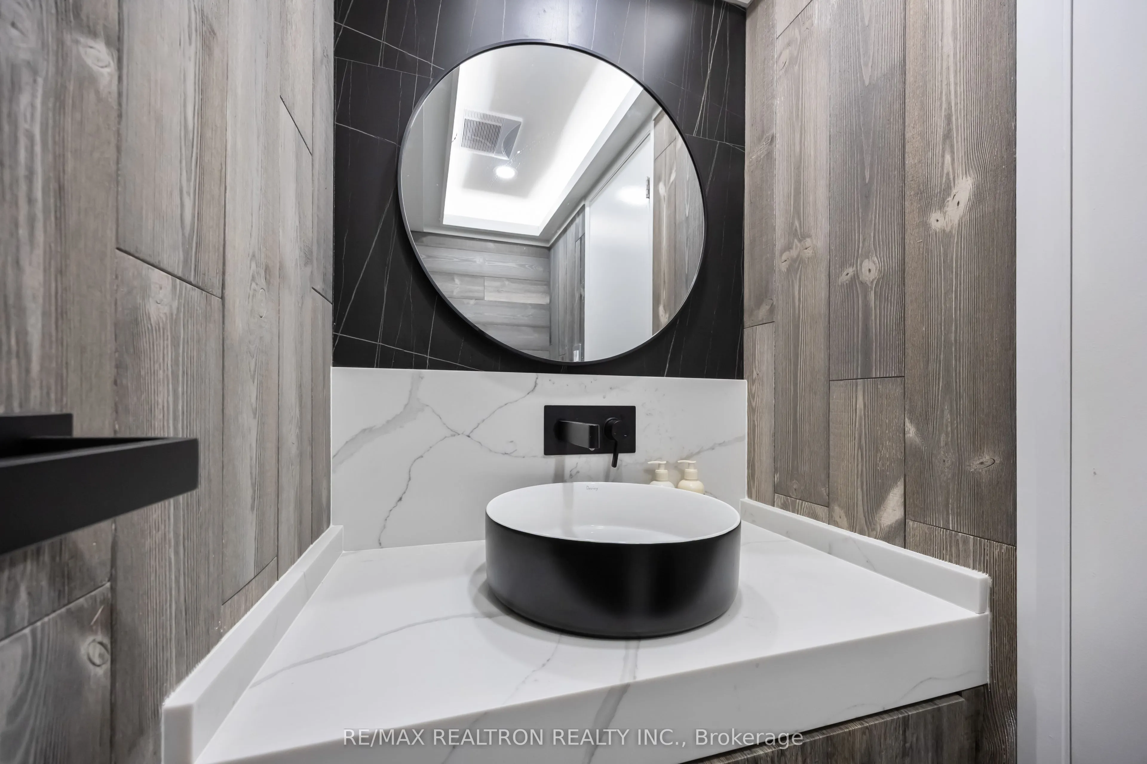 600 Marc Santi Boulevard