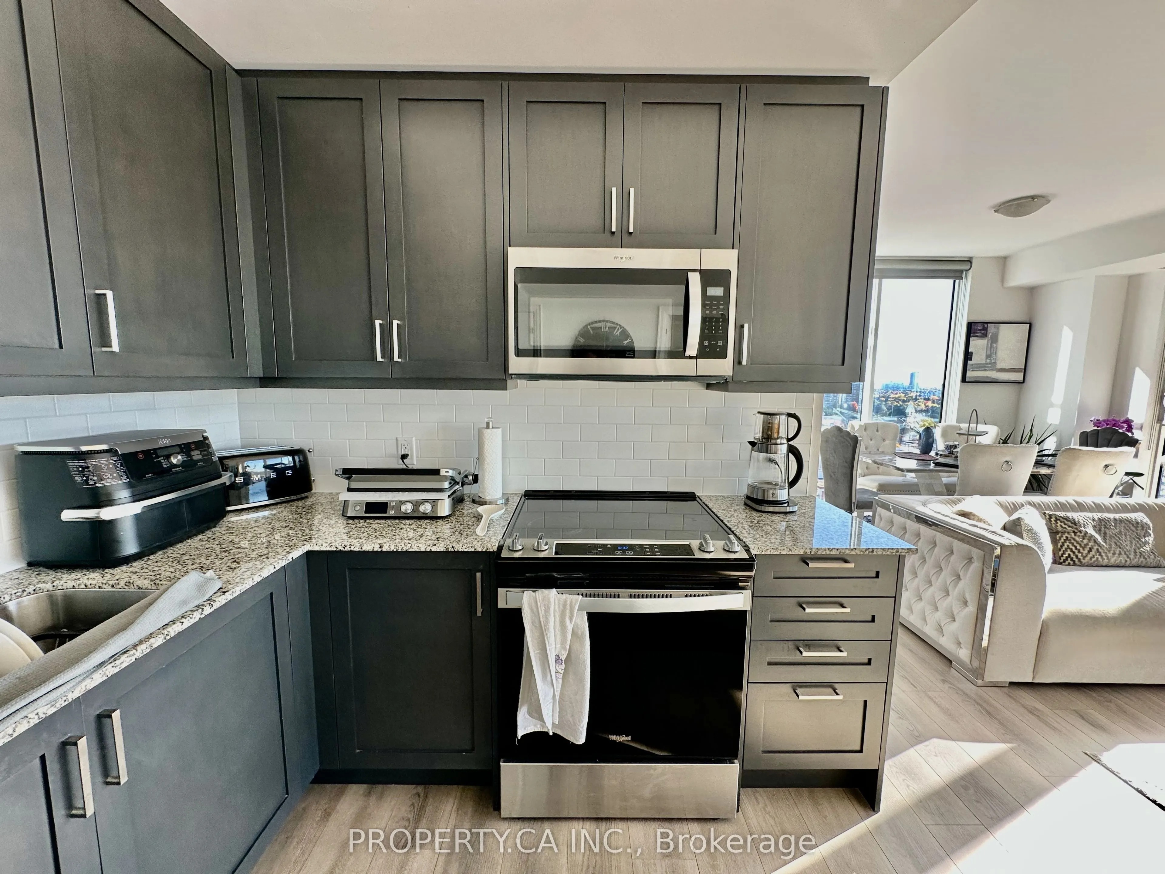 20 Gatineau Drive, #1403E