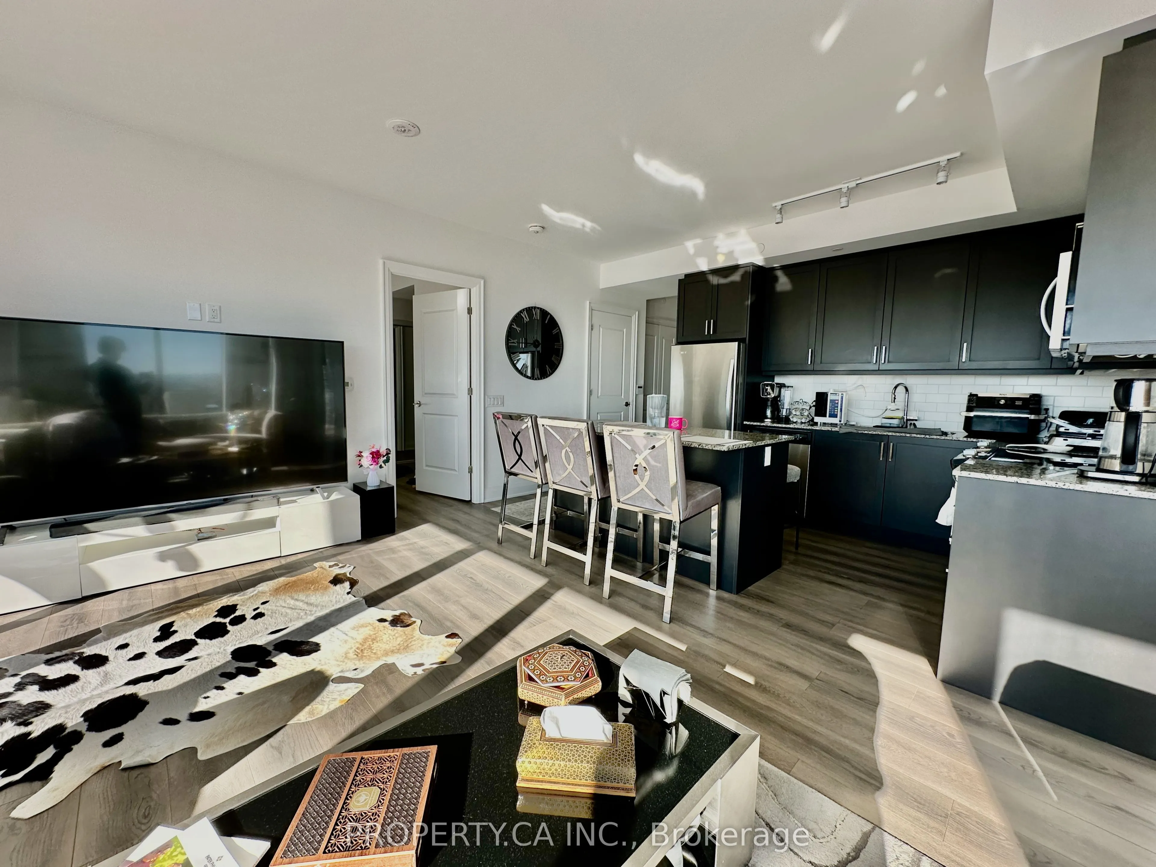 20 Gatineau Drive, #1403E