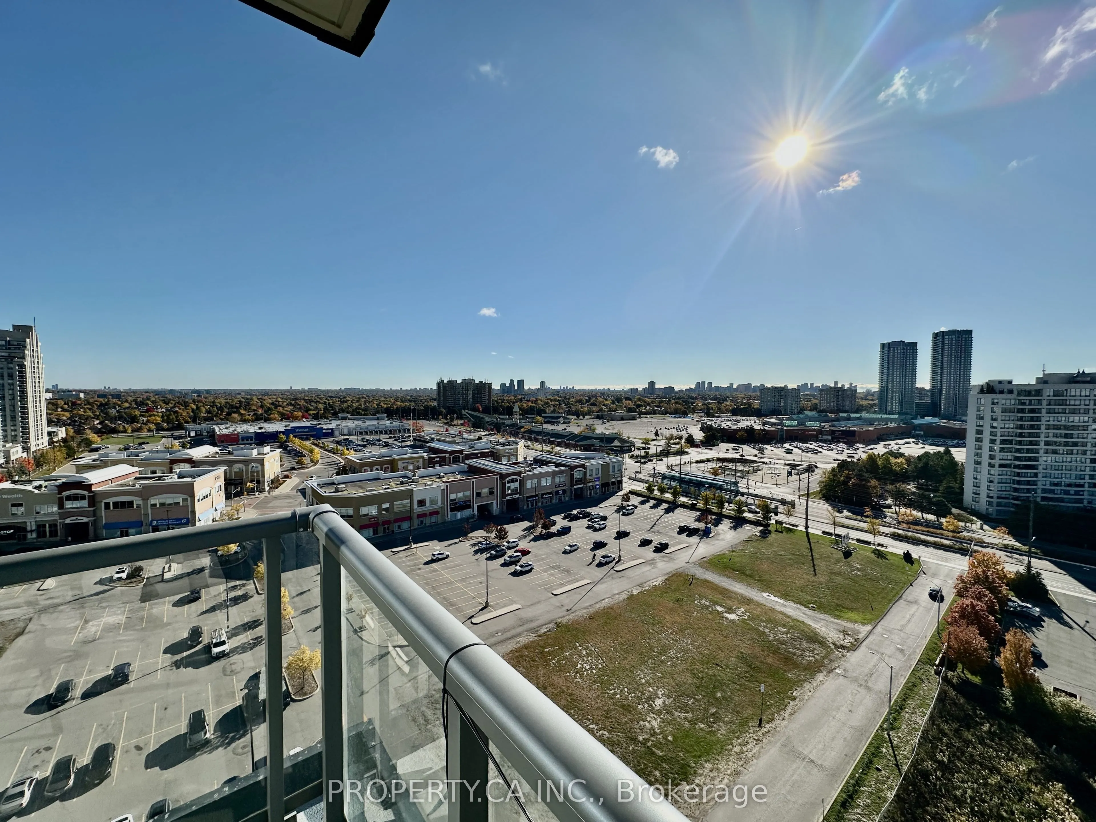 20 Gatineau Drive, #1403E